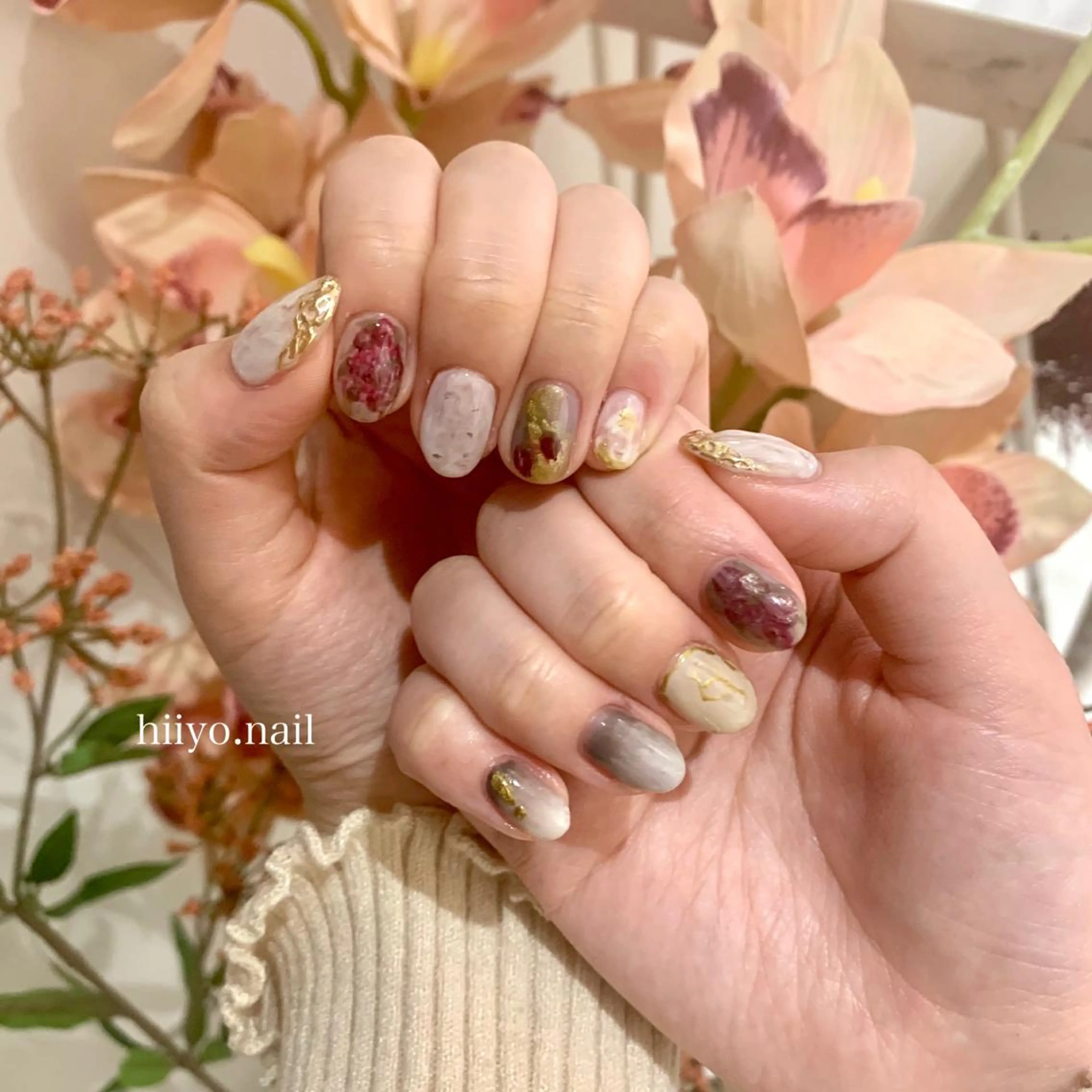 ネイル アートネイル フラワーネイル 卒業式 ニュアンスネイル ハンドネイル hiyo🫧ネイル /渋谷💍🎀のネイルデザイン