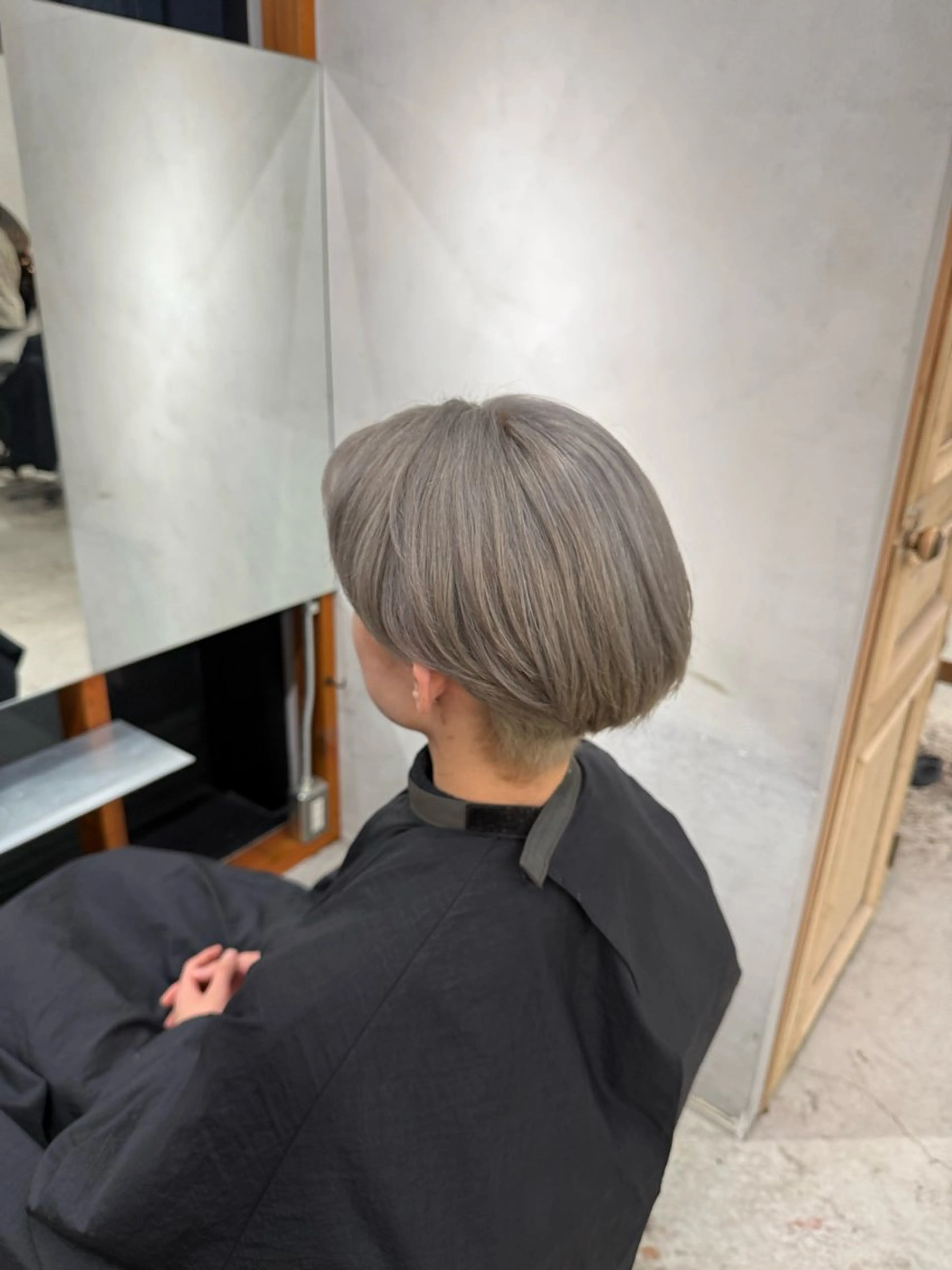 ショート カラー メンズ ヘアカラー トリートメント ヘアセット 佐々木 里紗のヘアスタイル