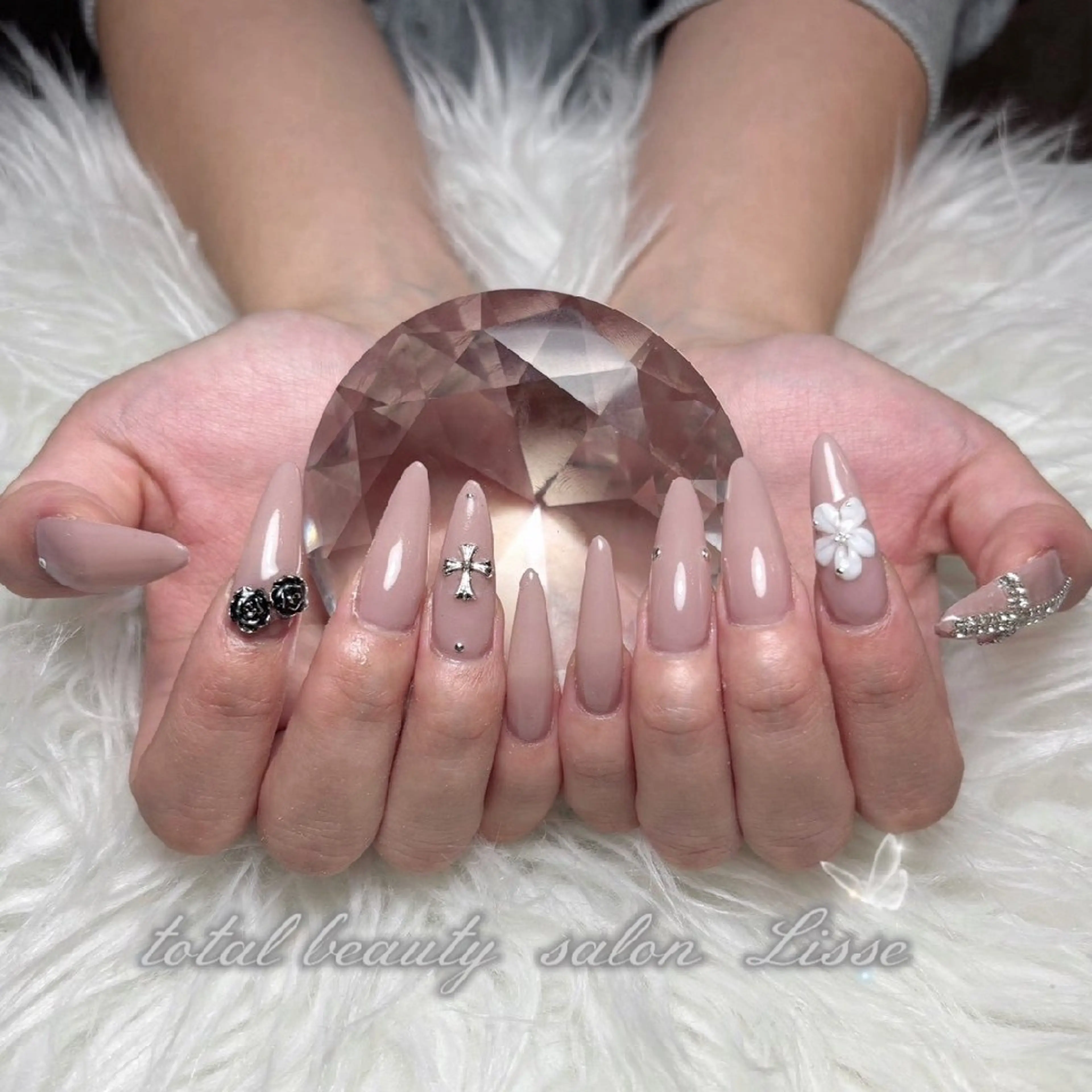 ネイル ハンドネイル totalbeautysalonLisse所属・Lisse ネイル/ 脱毛/アイブロウのネイルデザイン