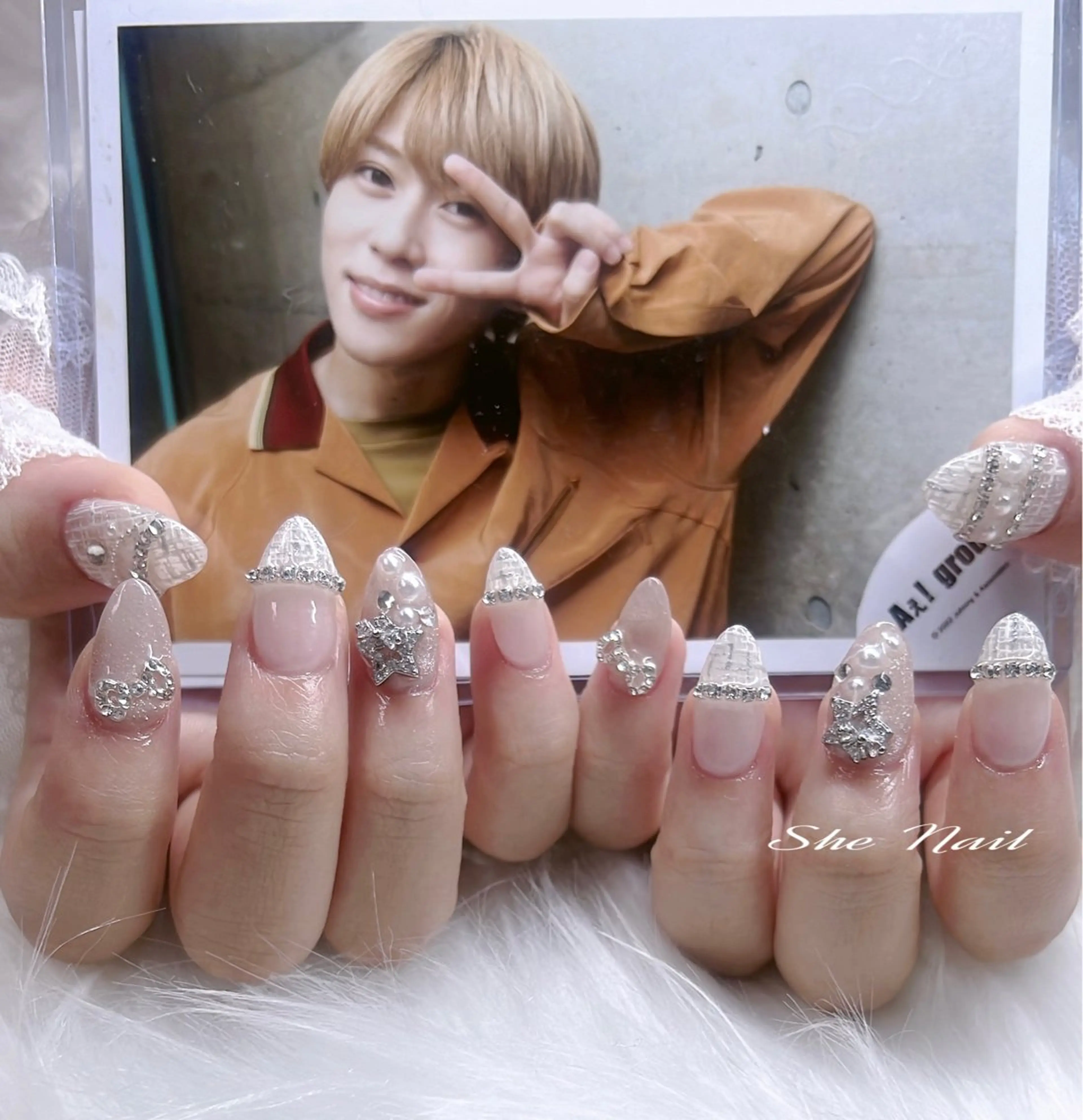 ネイル チークネイル 成人式 長さ出し フレンチネイル キラキラネイル She   Nail所属・ISA_ BELLAのネイルデザイン