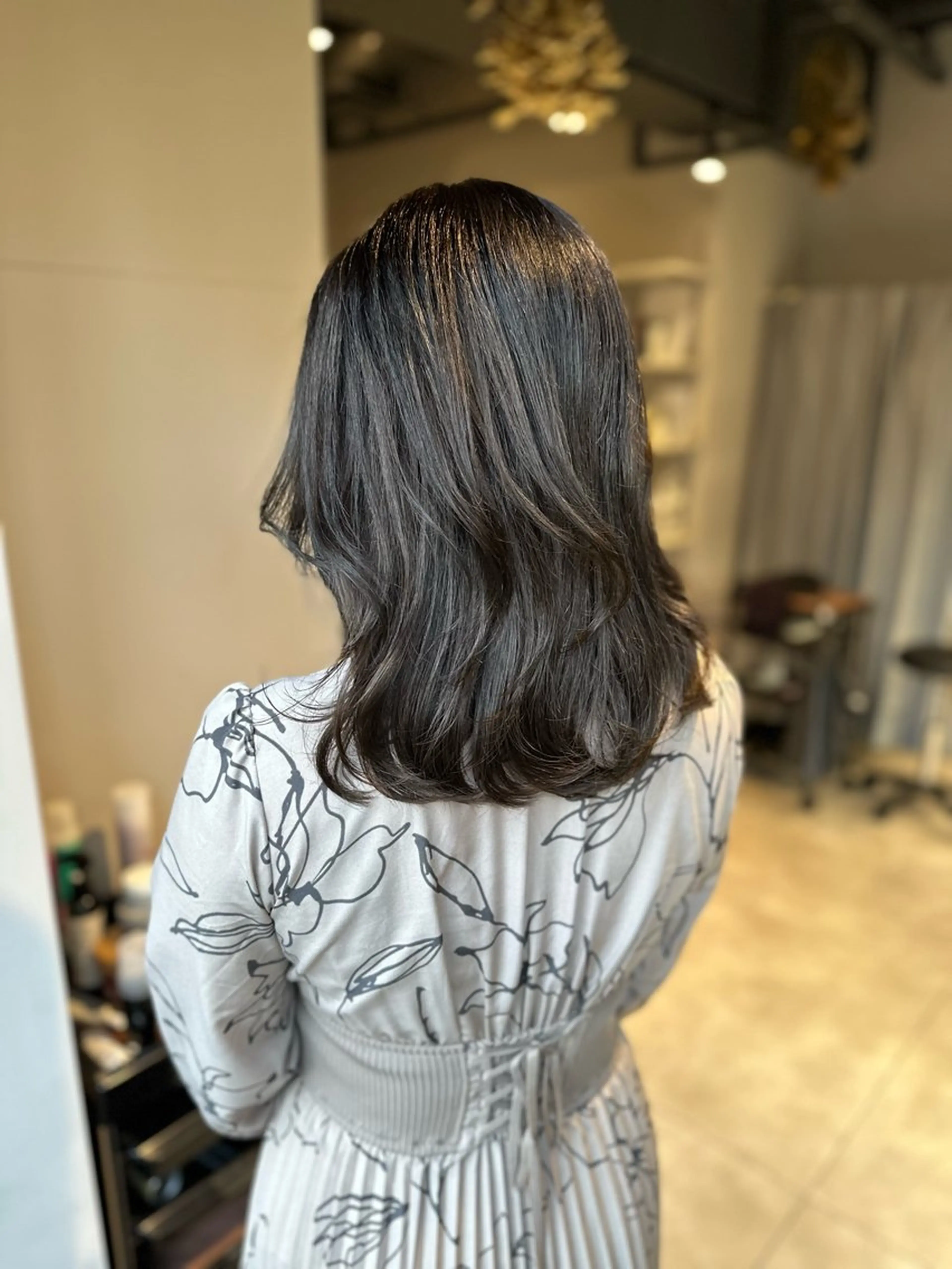 セミロング 髪質改善 トリートメント カット ヘアカラー トリートメント KURO/韓国ヘア /レイヤーカットのヘアスタイル