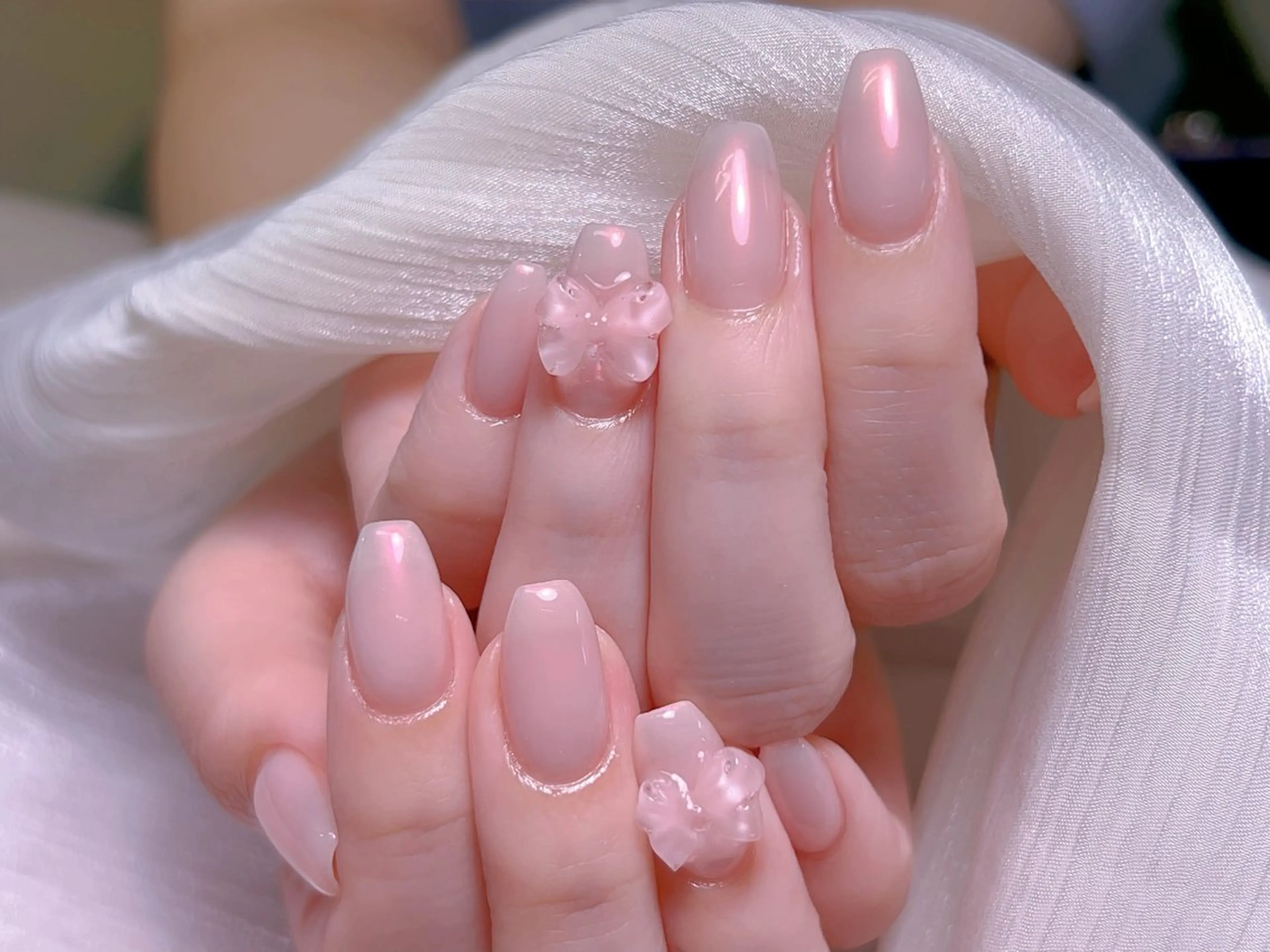 ネイル フレンチネイル ジェルネイル グラデーション 韓国ネイル マグネットネイル ハンドネイル 【長さ出し】 IRIS NAILのネイルデザイン