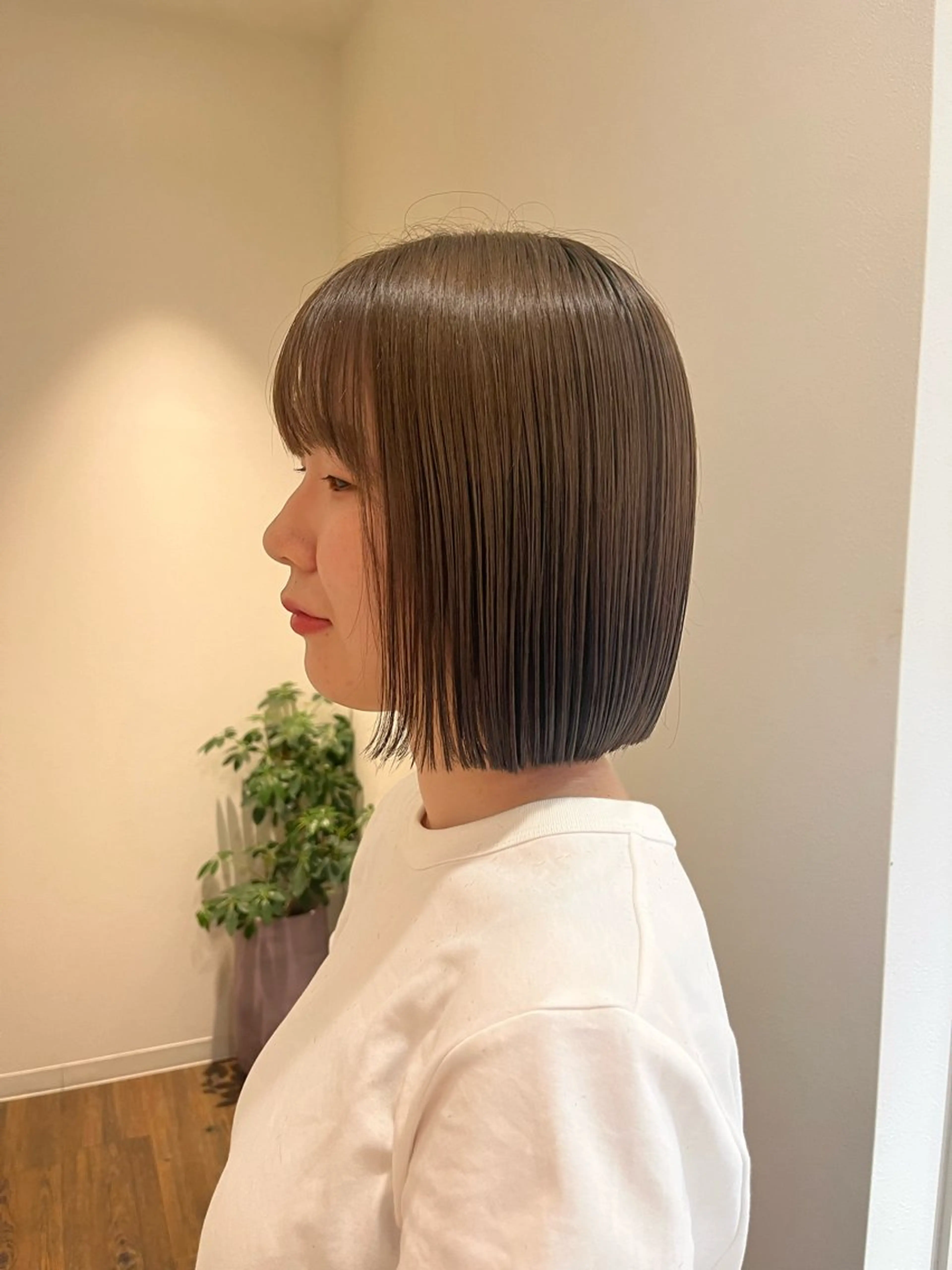 ショート カラー 切りっぱなしボブ 透明感カラー ボブ CLIQUE　有木 七虹のヘアスタイル