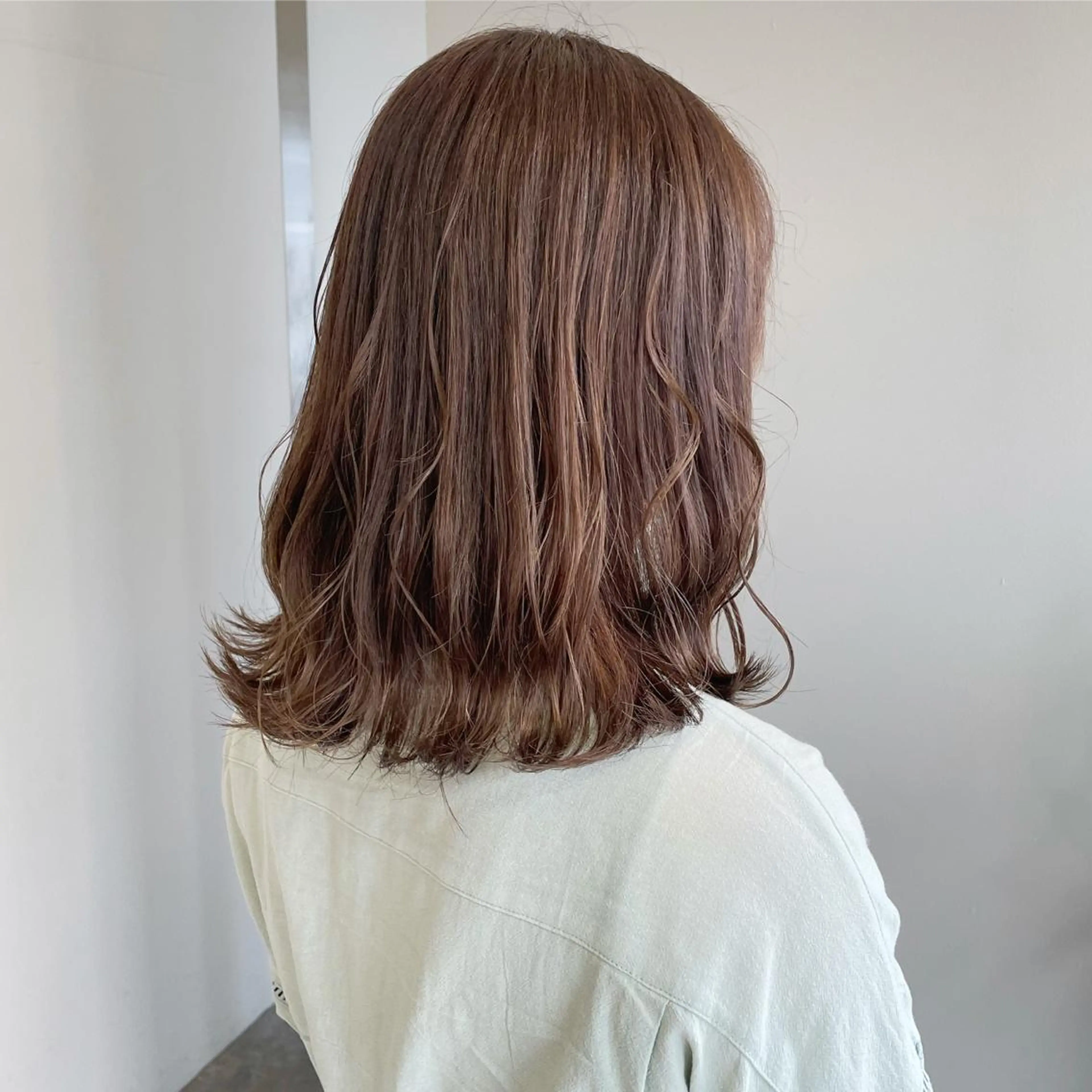 セミロング チョコレートブラウン ヘアカラー soyon心斎橋所属・♡透明感/艶カラー/ M a I ♡のヘアスタイル
