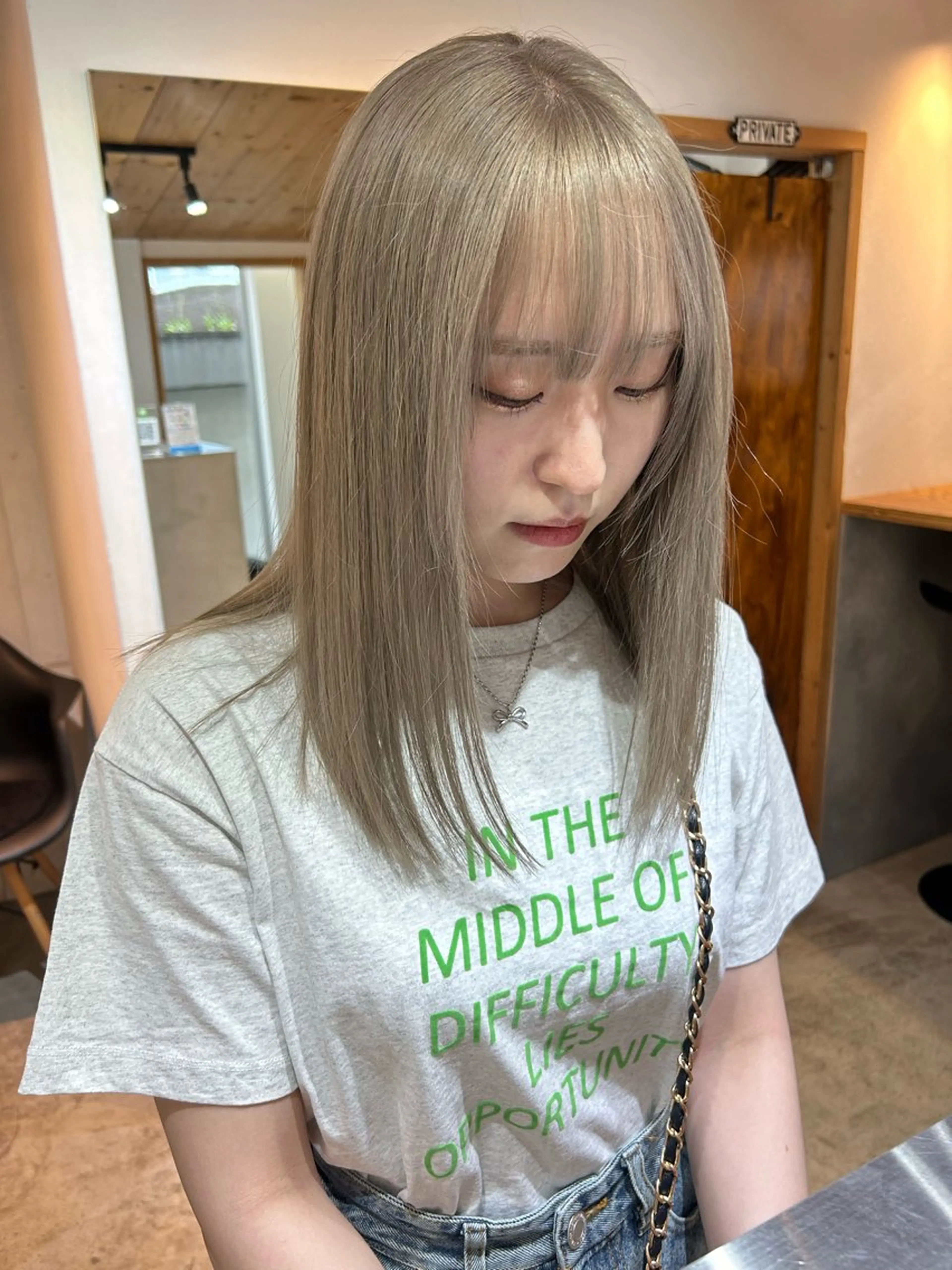 ミディアム カラー メンズ グレージュ ミルクティーグレージュ カット ヘアカラー トリートメント 🧸艶々韓国ヘア 🧁mizunaのヘアスタイル