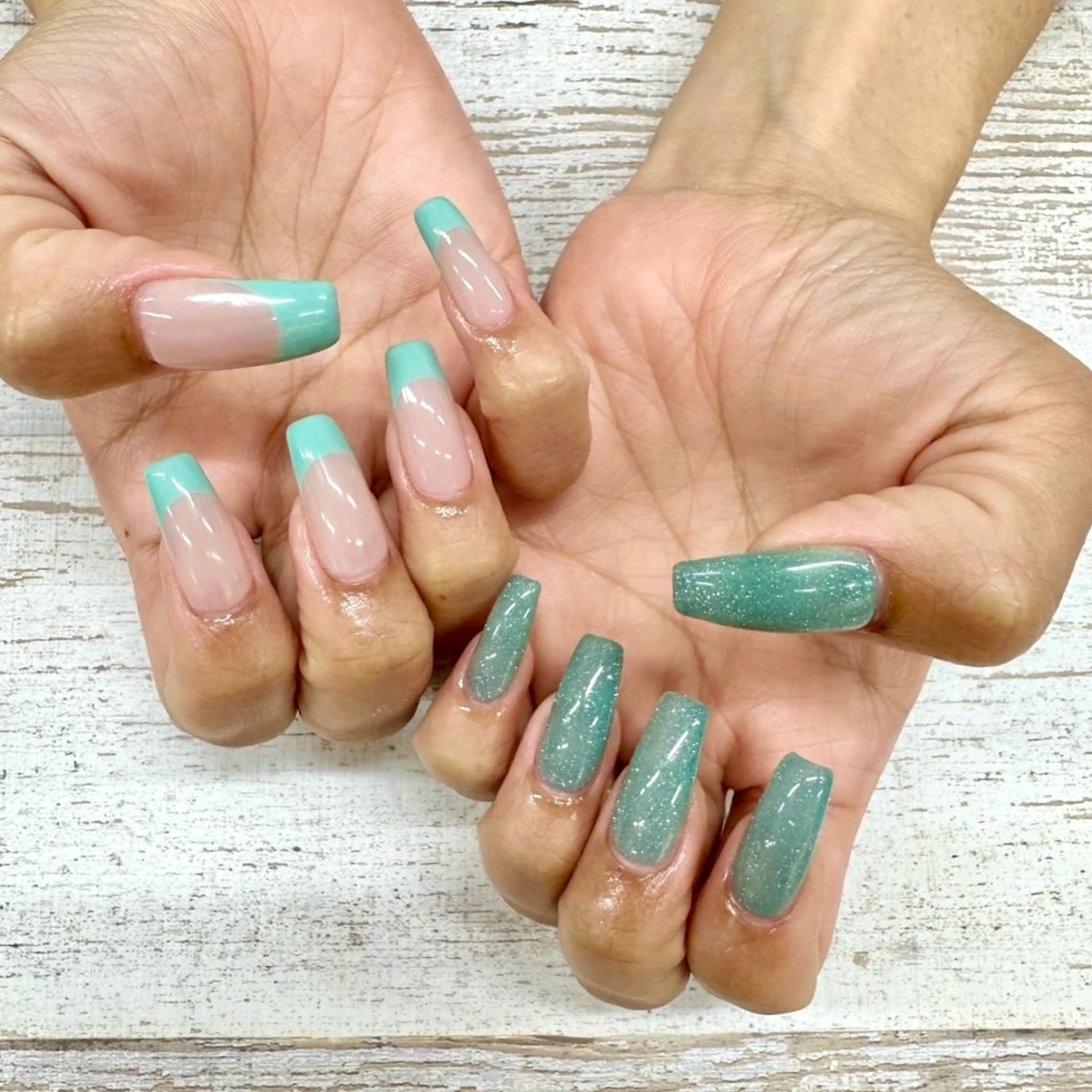 ネイル フラッシュネイル フレンチネイル グリーン ハンドネイル GRANDEUR焼津 Nana🦖のネイルデザイン