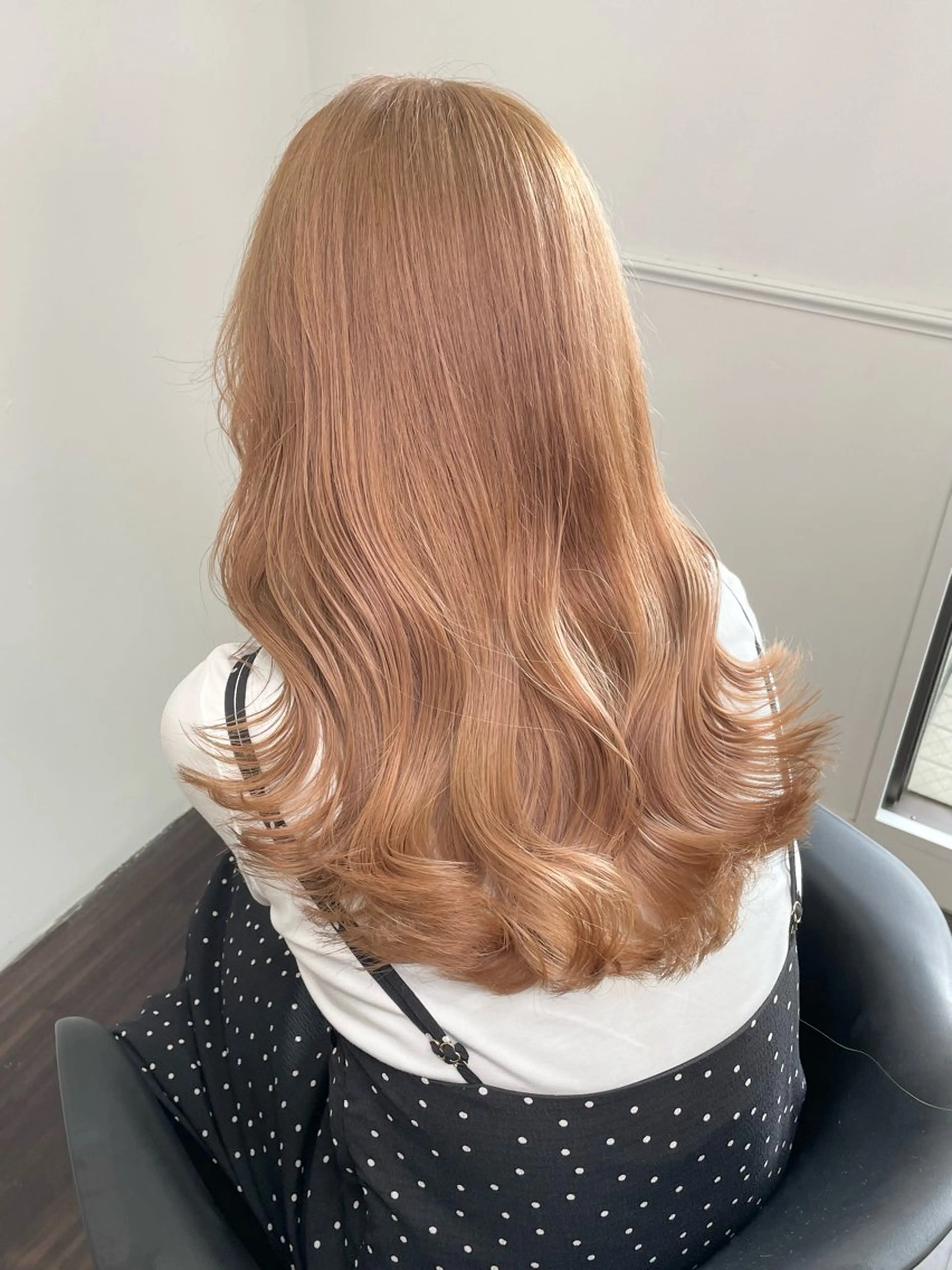 セミロング カラー ヘアアレンジ ベージュカラー ブリーチ ブロンド ブロンドベージュ ダブルカラー カット ヘアカラー トリートメント maoブリーチ無し 似合わせカラーのヘアスタイル