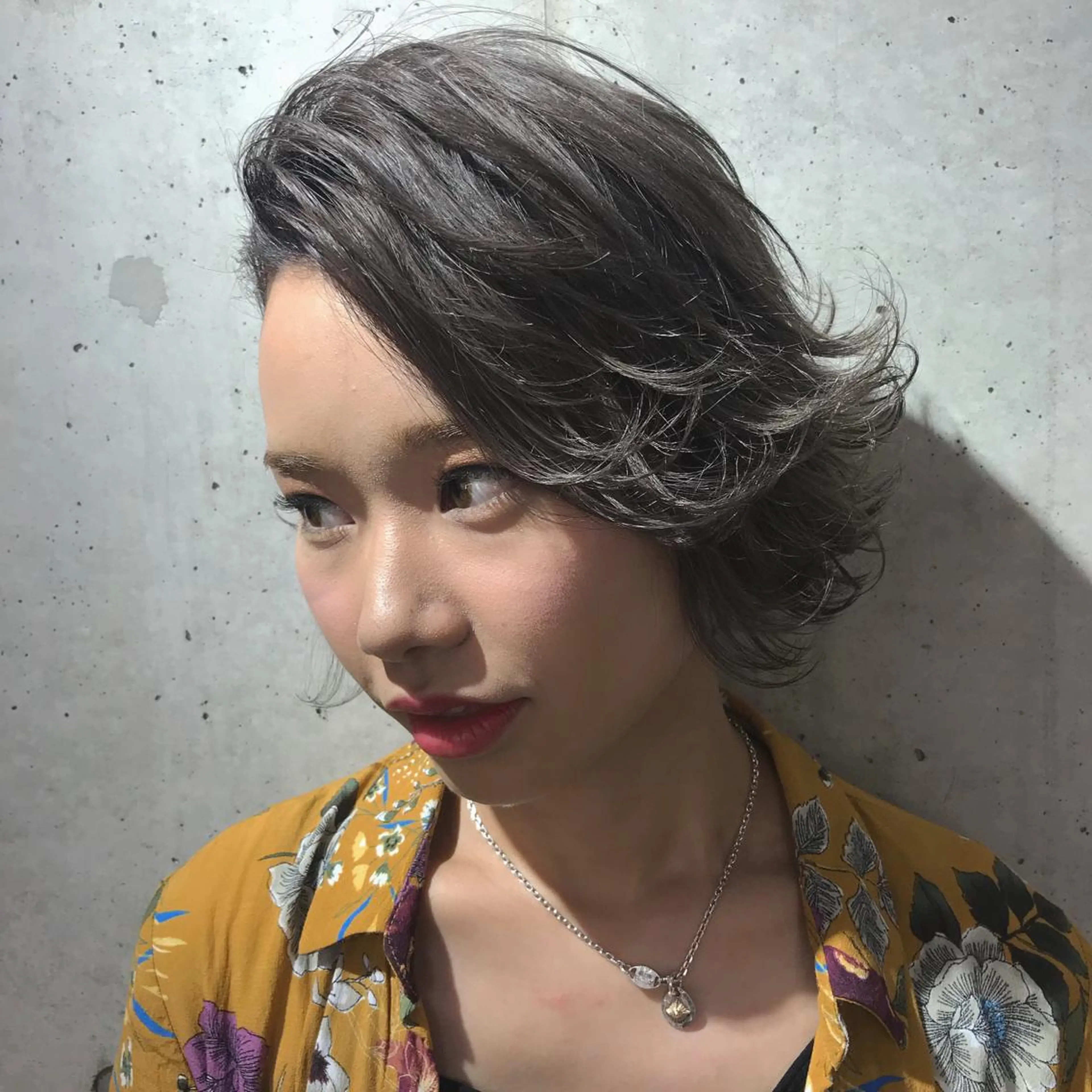 ミディアム カラー ブリーチ カット ヘアカラー トリートメント 韓国レイヤー/ミルク ティー🦋高橋　暖のヘアスタイル
