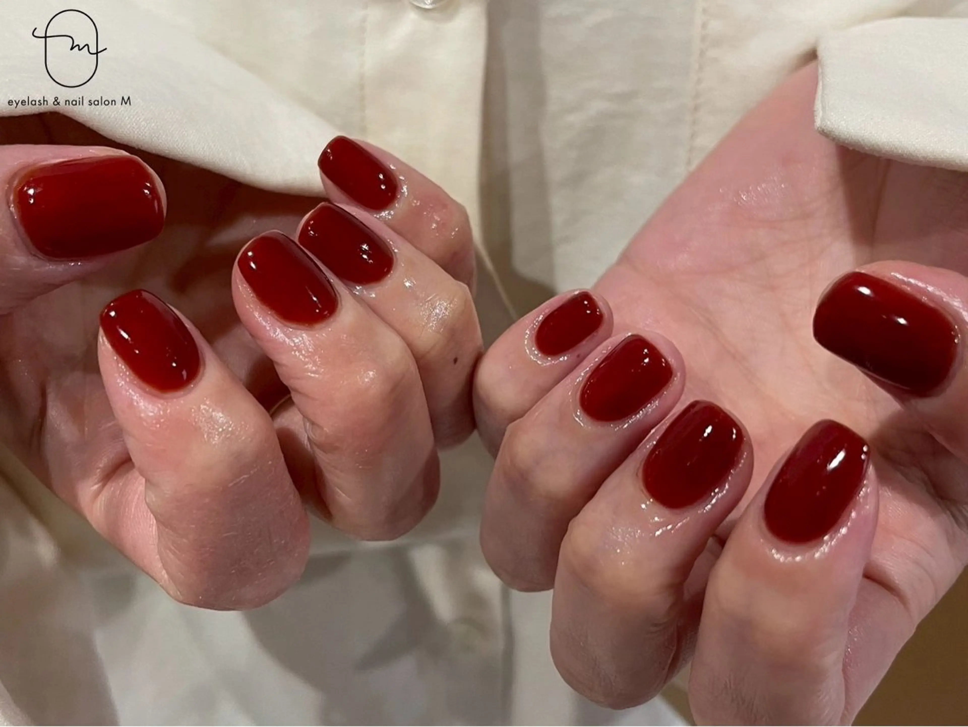 ネイル ワンカラーネイル 赤色 ハンドネイル eyelash&nail salon M所属・森脇 亜澄のネイルデザイン