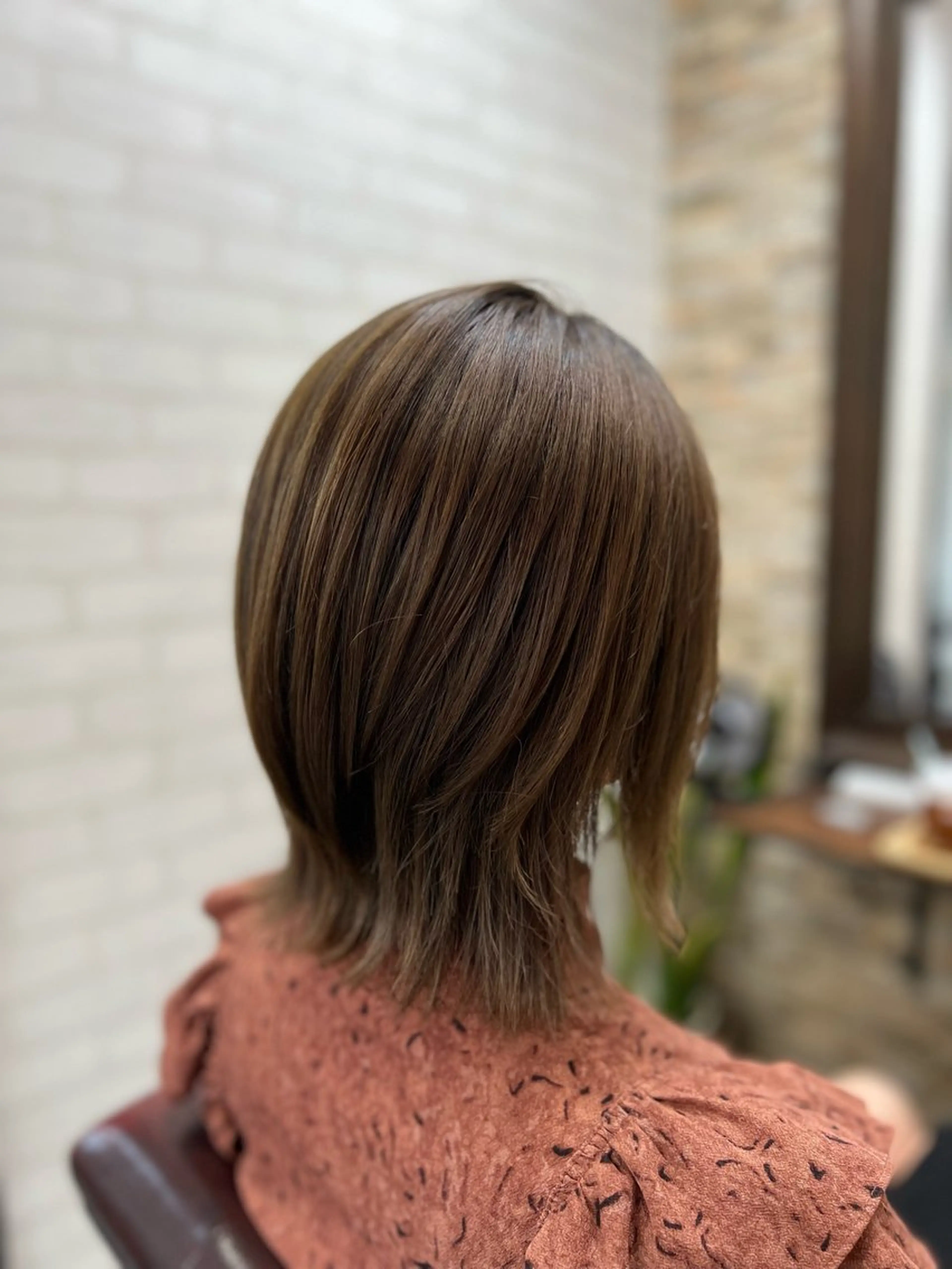 ミディアム カラー ボブレイヤー アッシュ ベージュカラー ボブ レイヤーカット カット ヘアカラー トリートメント 多賀 順平のヘアスタイル