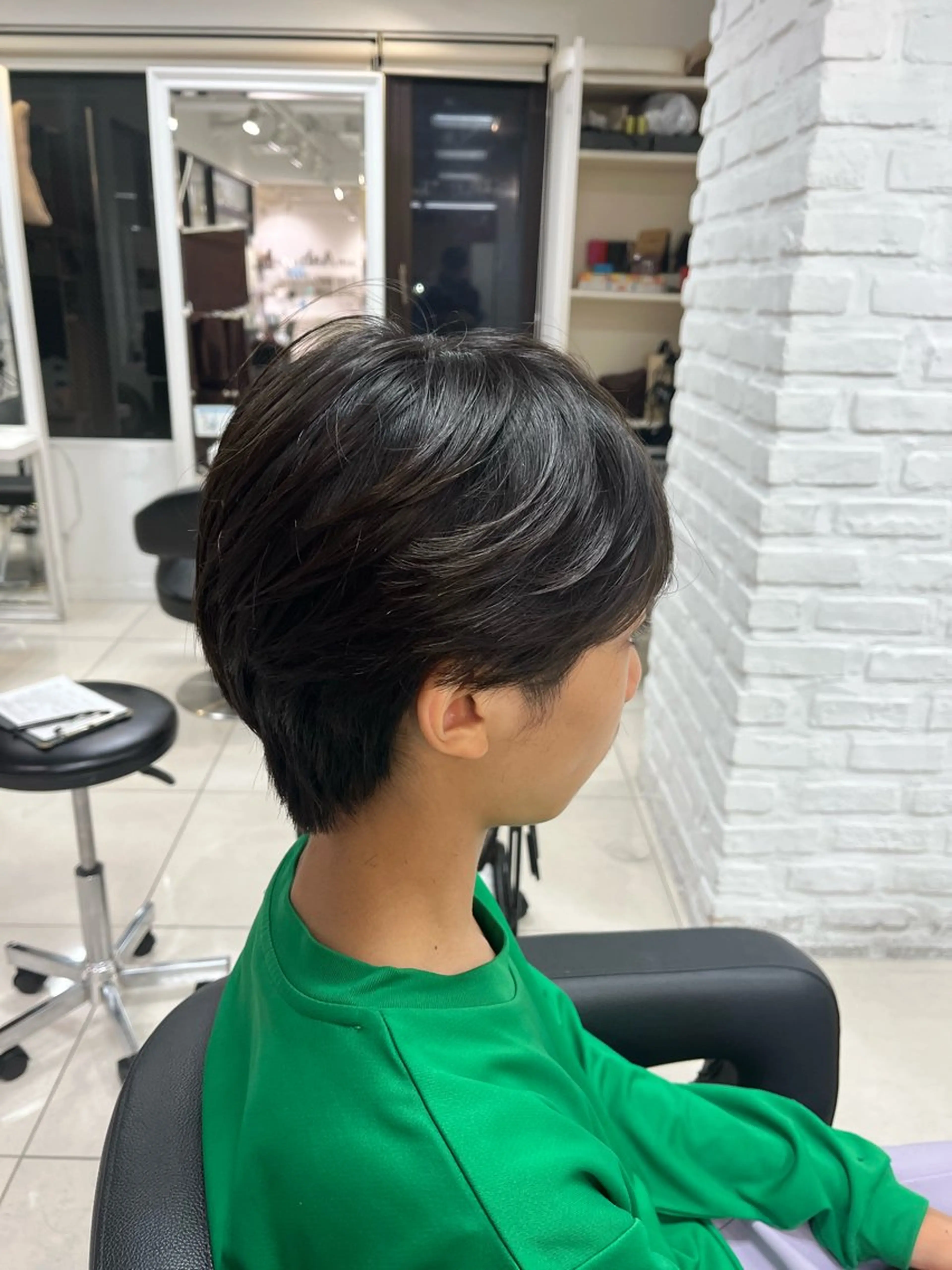 ショート 【シャドウパーマ センターパート】義心のヘアスタイル