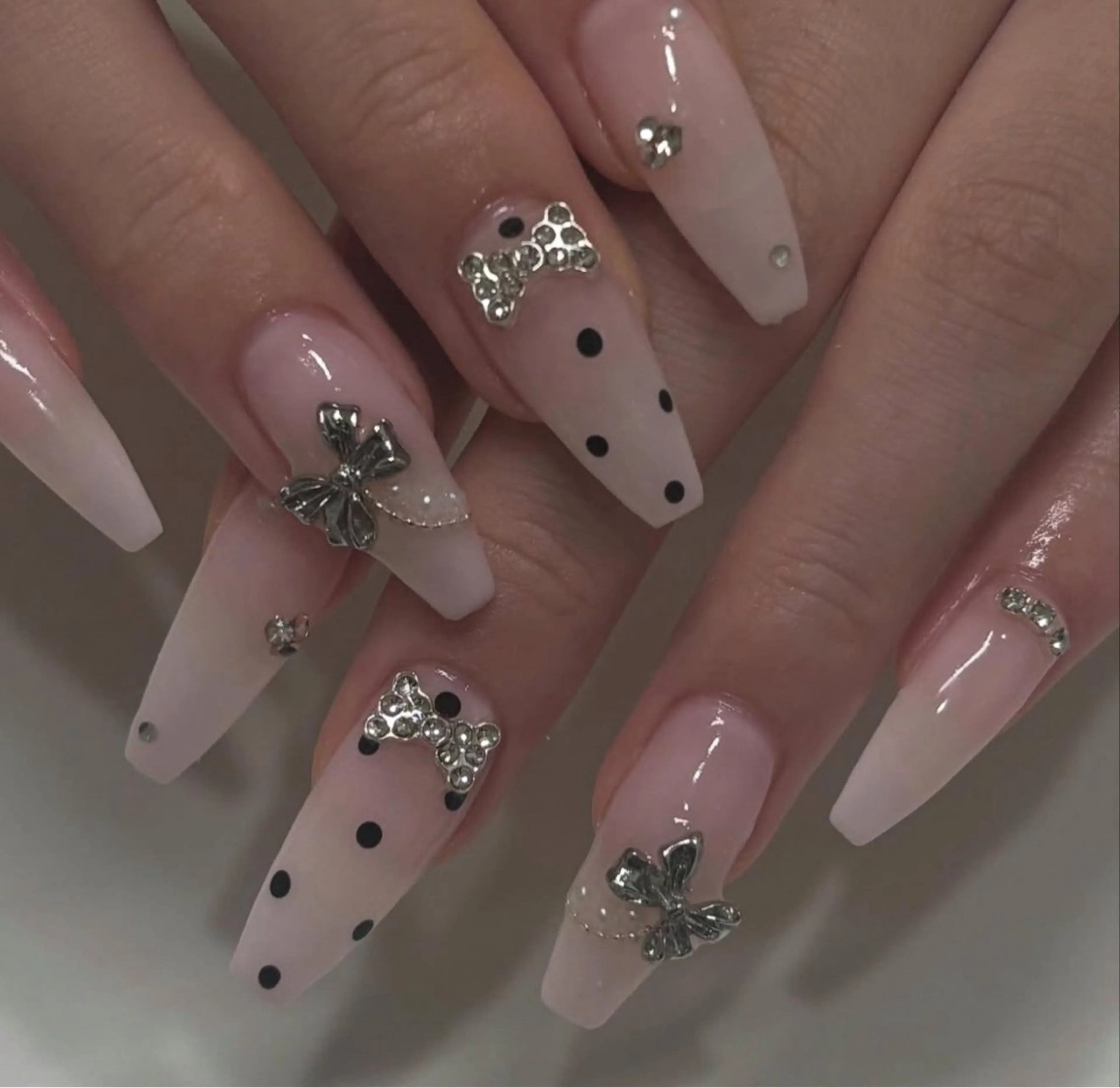 ネイル フレンチネイル キラキラネイル 水色 マグネットネイル ミラーネイル Lina nail所属・Luna 池袋のネイルデザイン