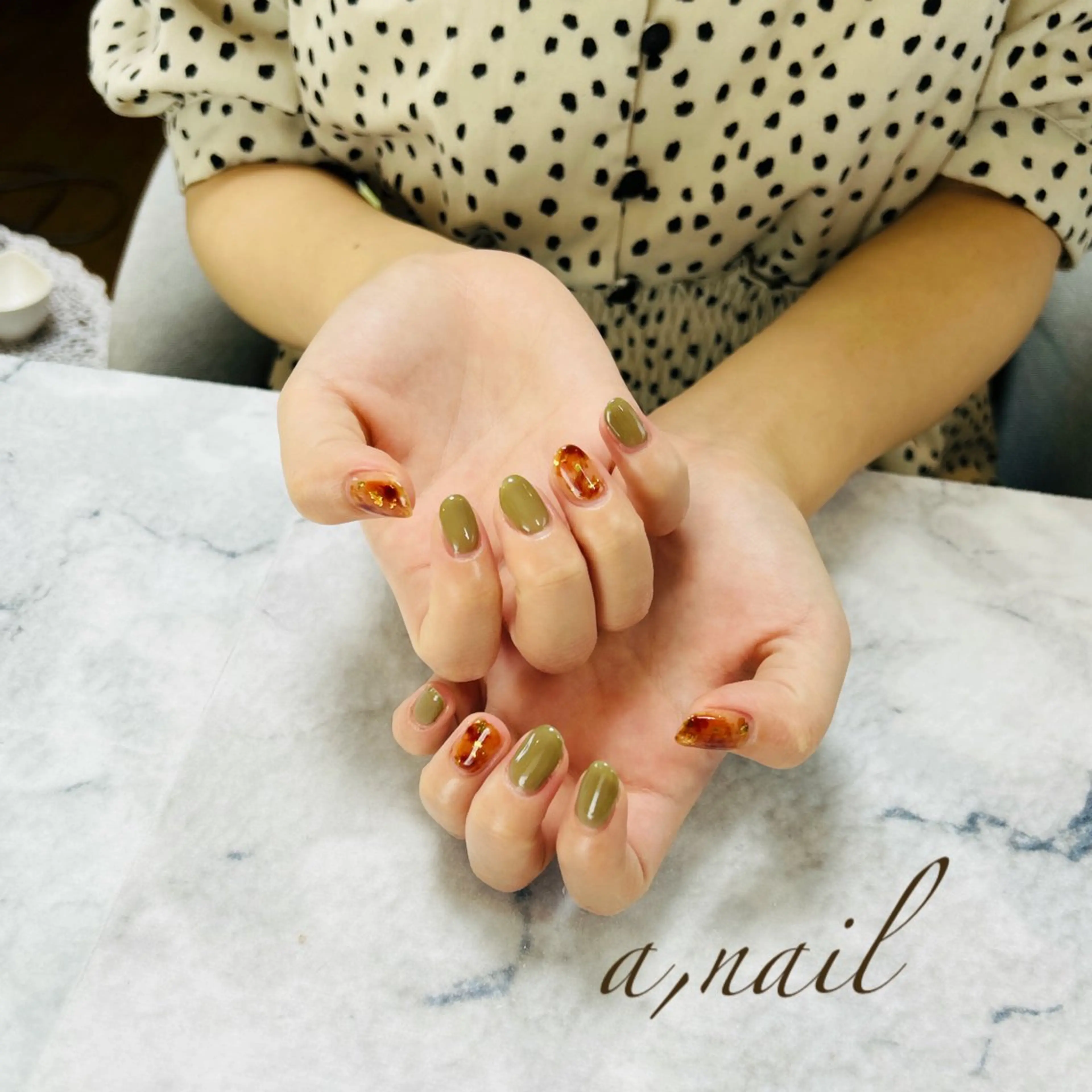 ネイル べっ甲ネイル フットネイル ジェルネイル グラデーション オフィスネイル ハンドネイル ネイルサロン エーネイルのネイルデザイン