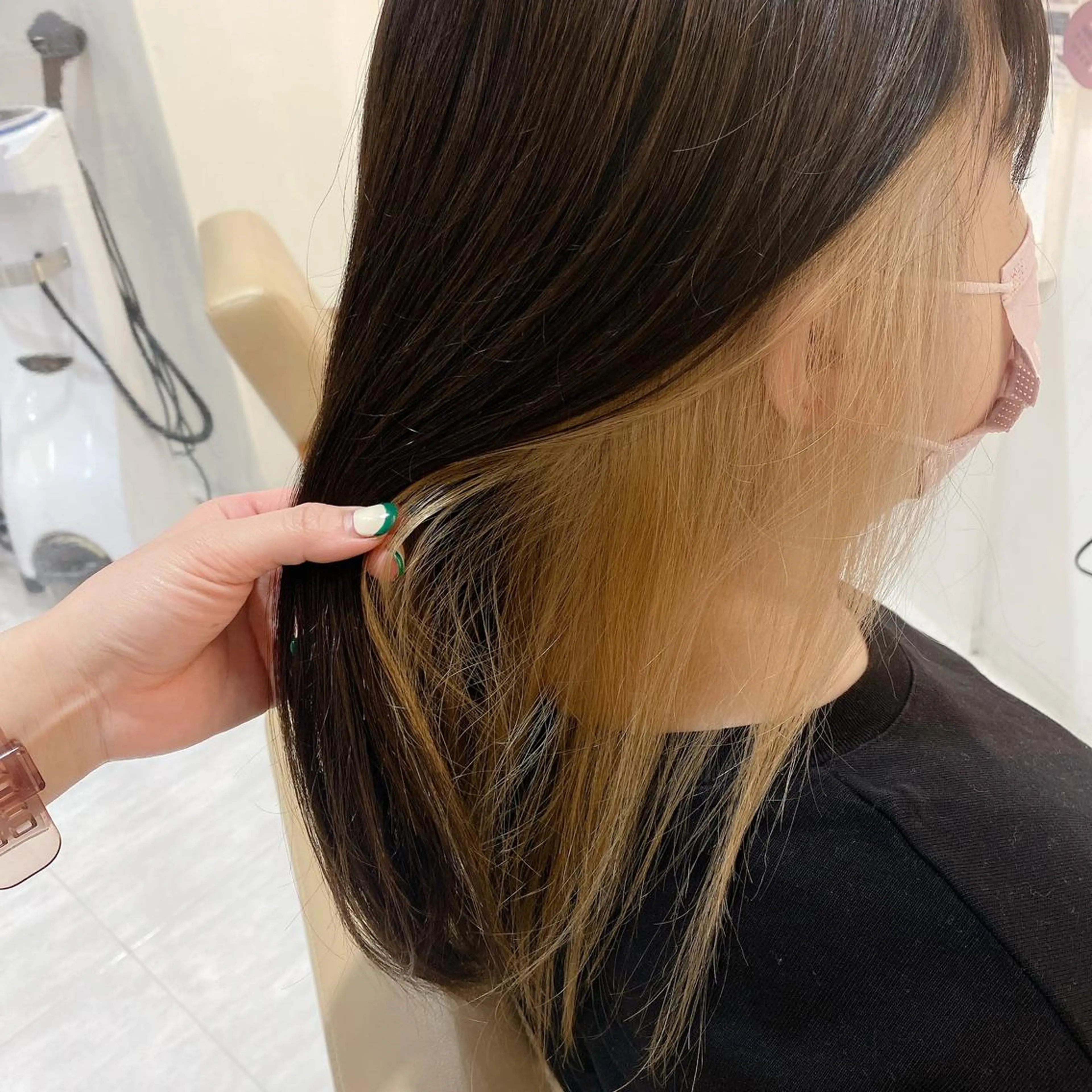 セミロング カラー ベージュカラー インナーカラー 三好 涼華のヘアスタイル