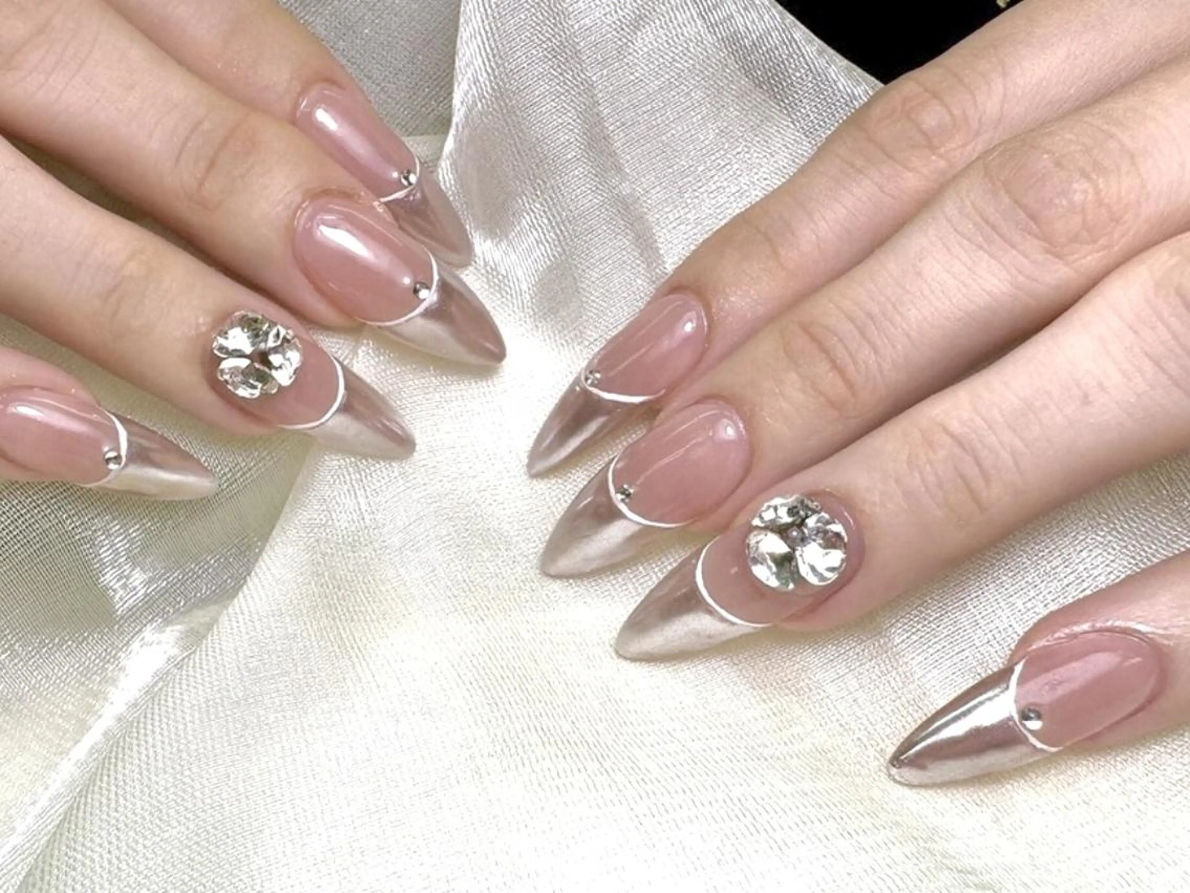 ネイル Shis_🦄shi 韓国風キラキラネイルのネイルデザイン