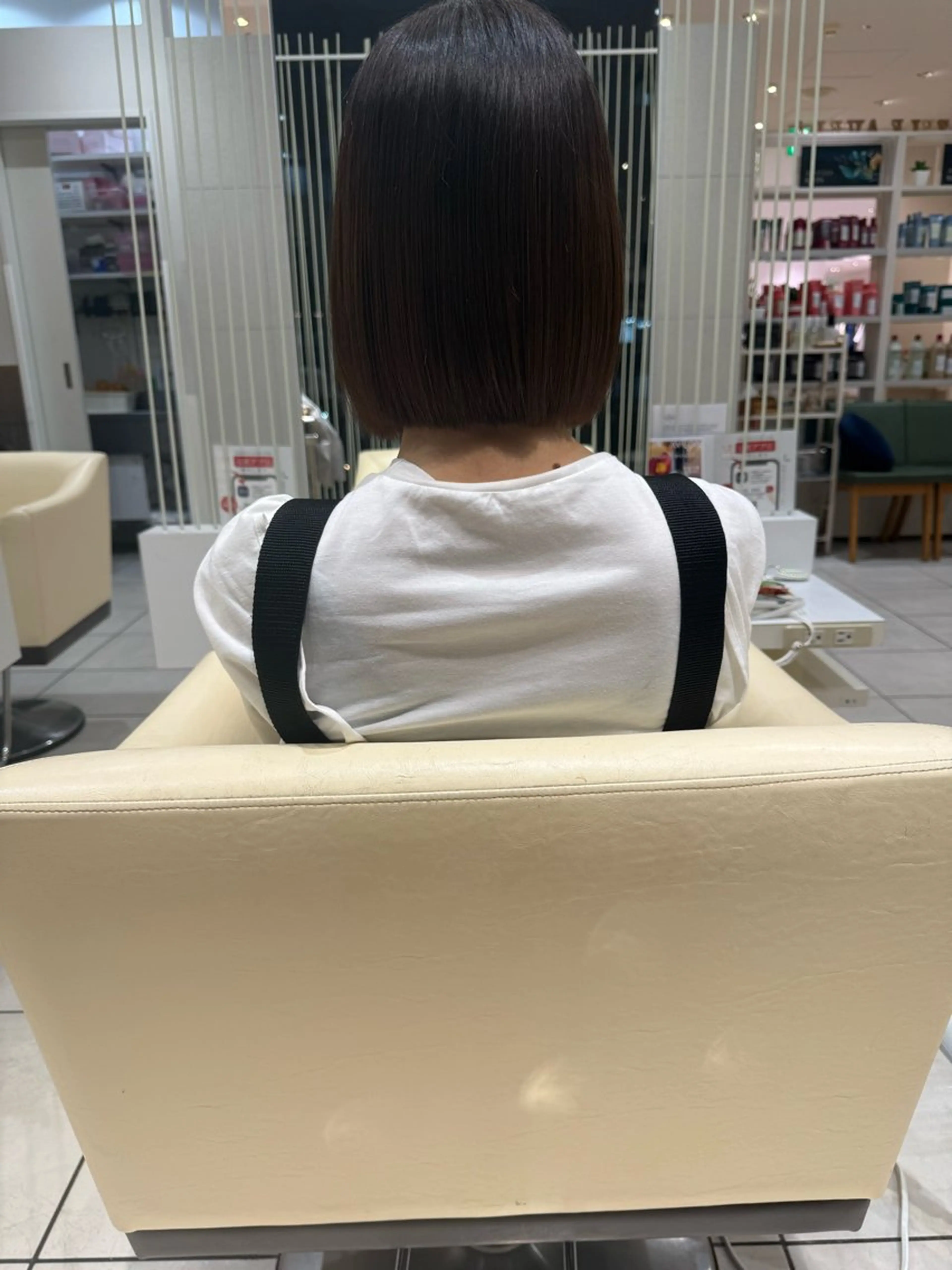 ミディアム ボブ ZELE AVEDA浦和PARCO店所属・若生 神のヘアスタイル