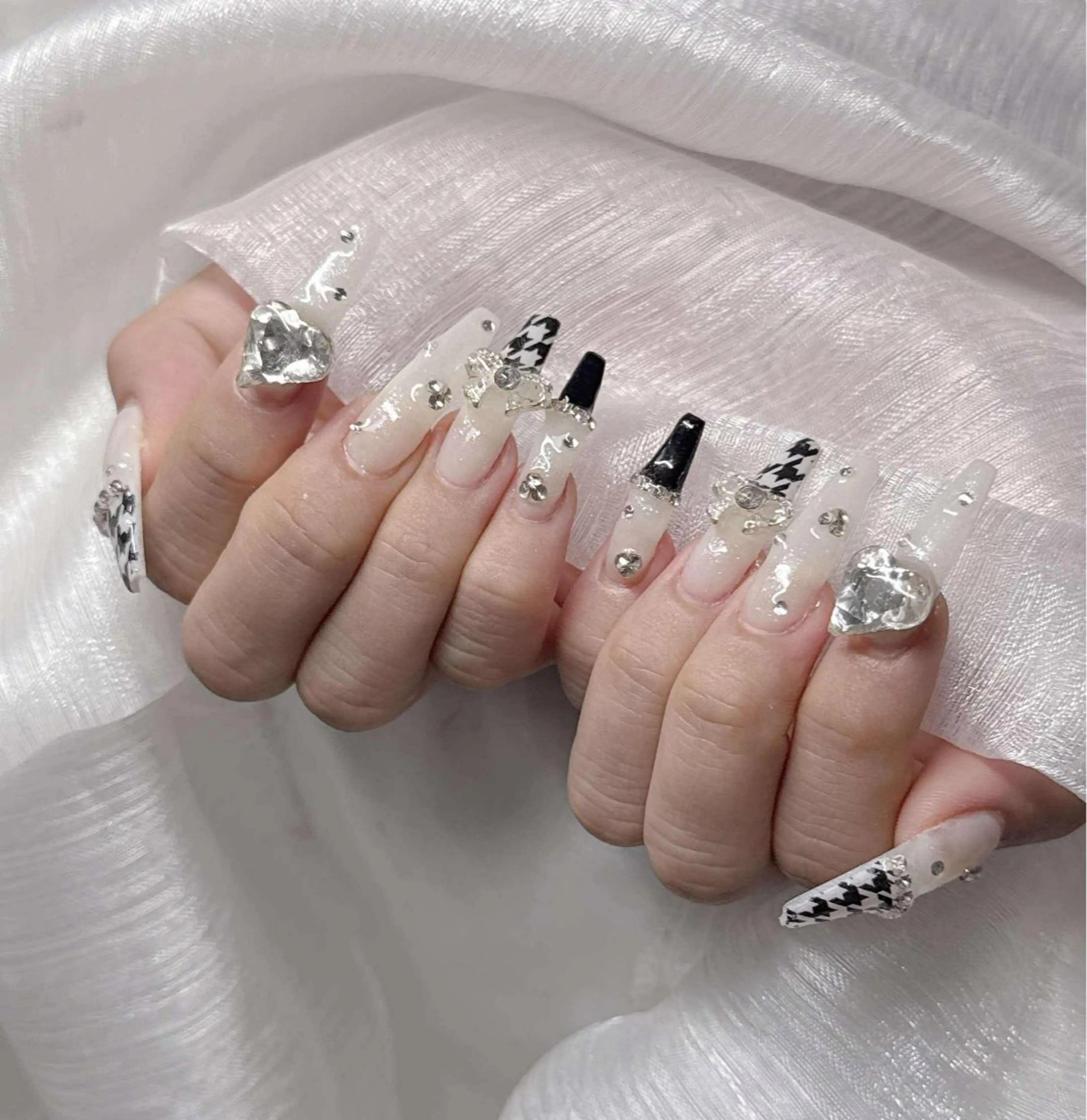 ネイル ハンドネイル Lee Nailsのネイルデザイン