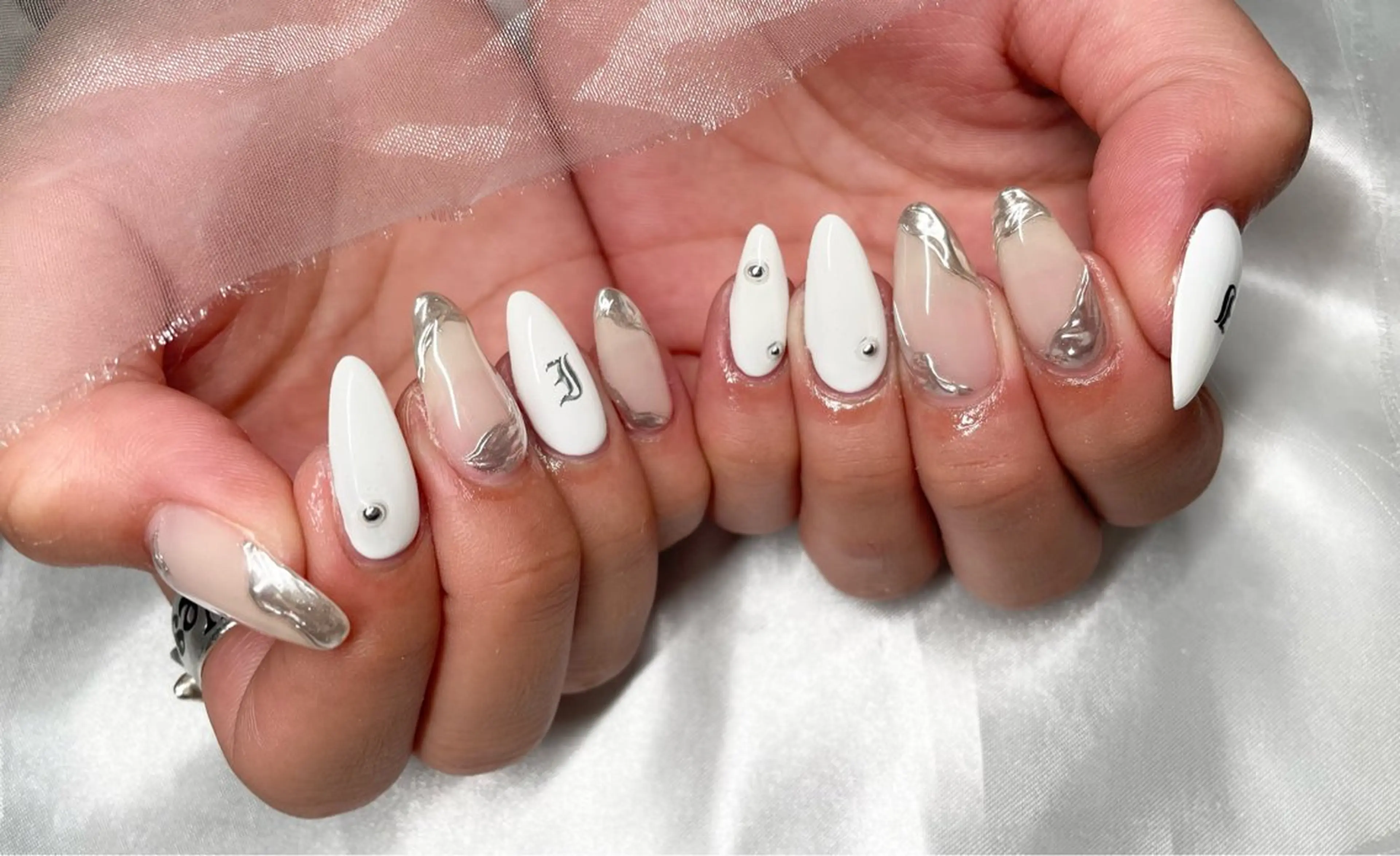 ネイル ハンドネイル Roi〈ロワ〉 Minakoのネイルデザイン