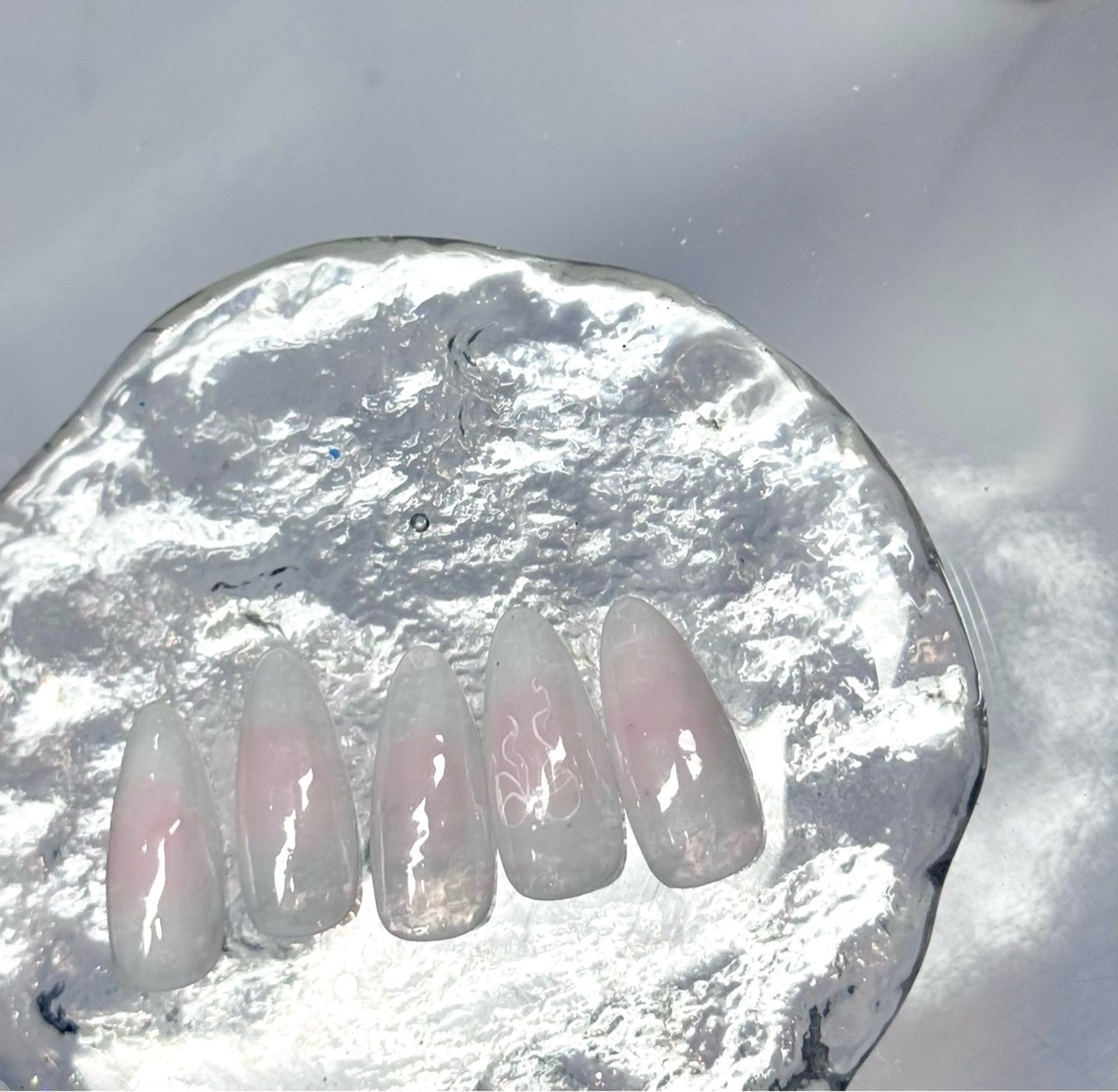 ネイル チークネイル リボン nail luana -sharmのネイルデザイン