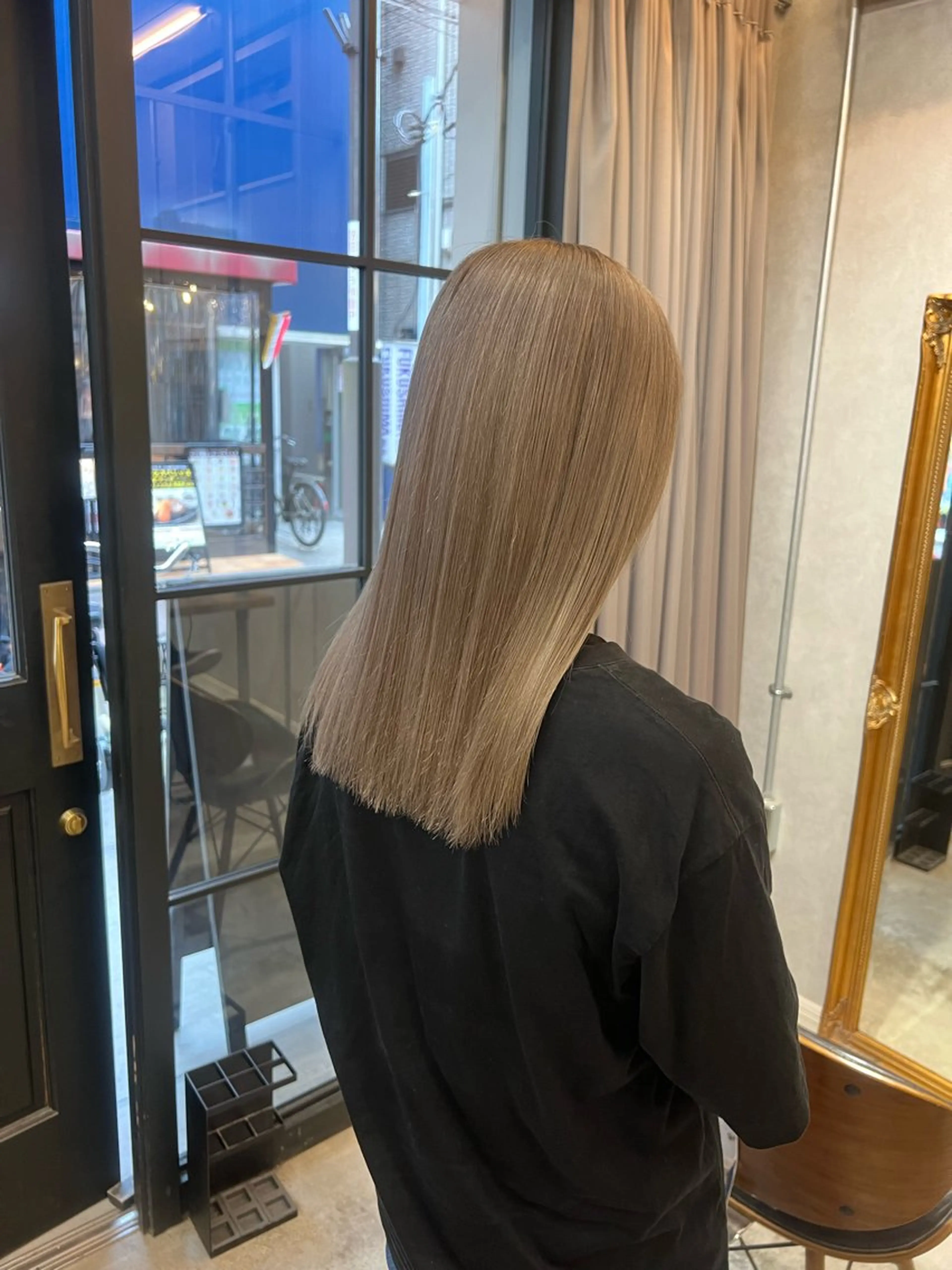 セミロング Asobi所属・透明感♡くすみカラー 🍏Haruka🍏のヘアスタイル