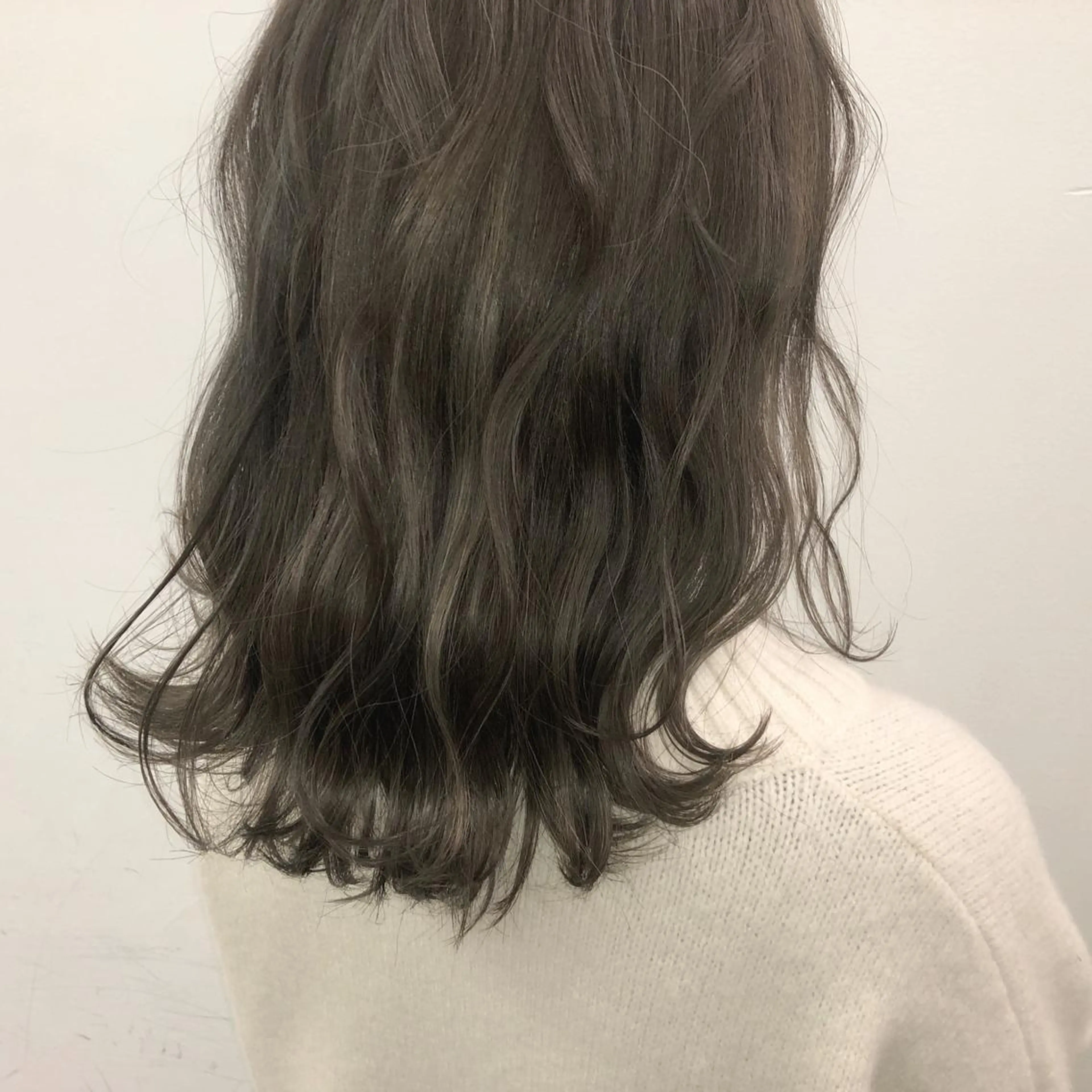 ミディアム ハイライト メンズ レイヤー ウルフ 弓木啓輔のヘアスタイル