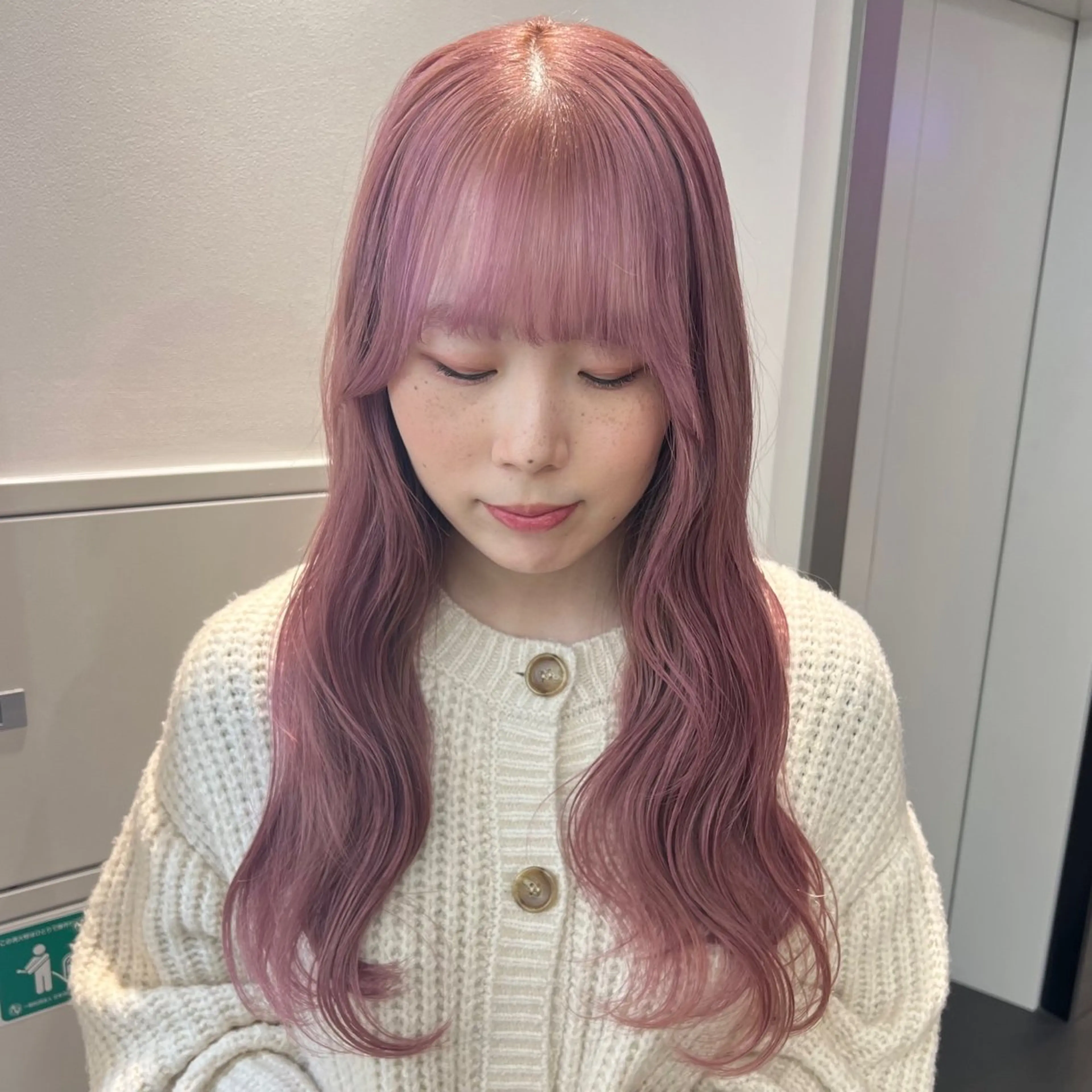 カラー ベージュカラー ブリーチ ハイトーンカラー ピンクカラー ヘアカラー トリートメント 🌼動き×透明感🩵 ハイトーン/ナナのヘアスタイル