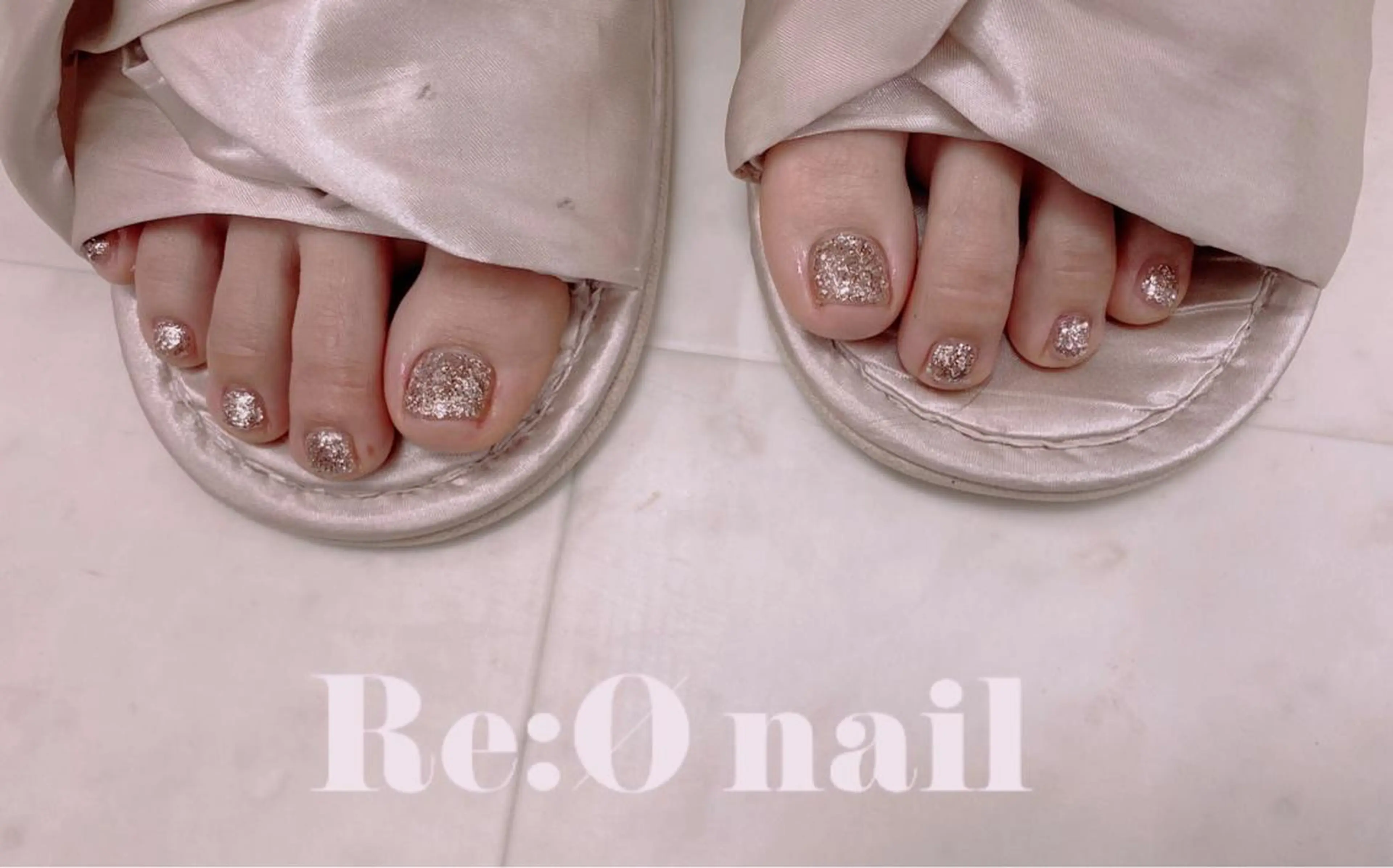 ネイル ブラウン ラメ(グリッター) シルバー フットネイル Re:Ø nail 🩵TSUJIのネイルデザイン