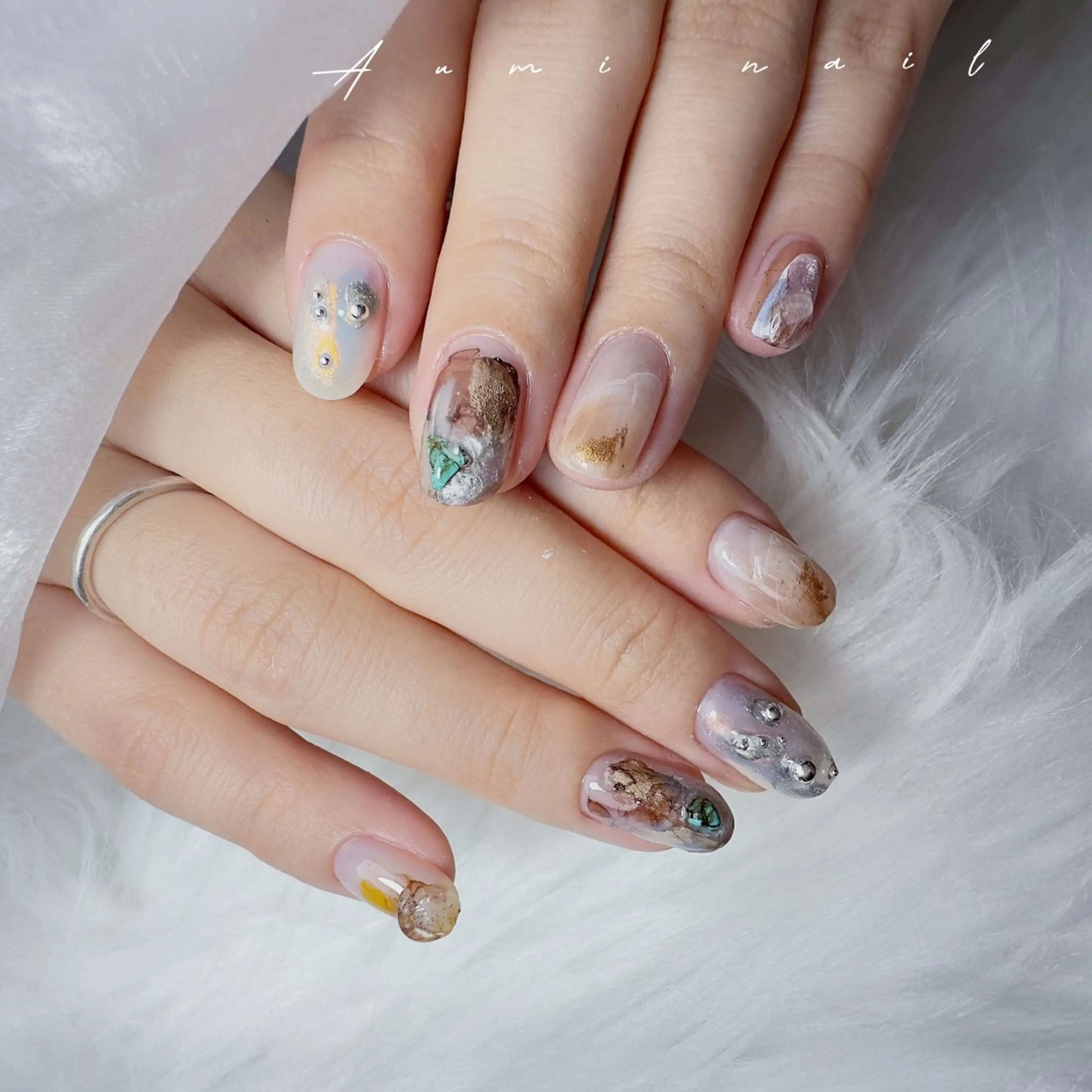 ネイル ハンドネイル YUMI ニュアンスnailsのネイルデザイン