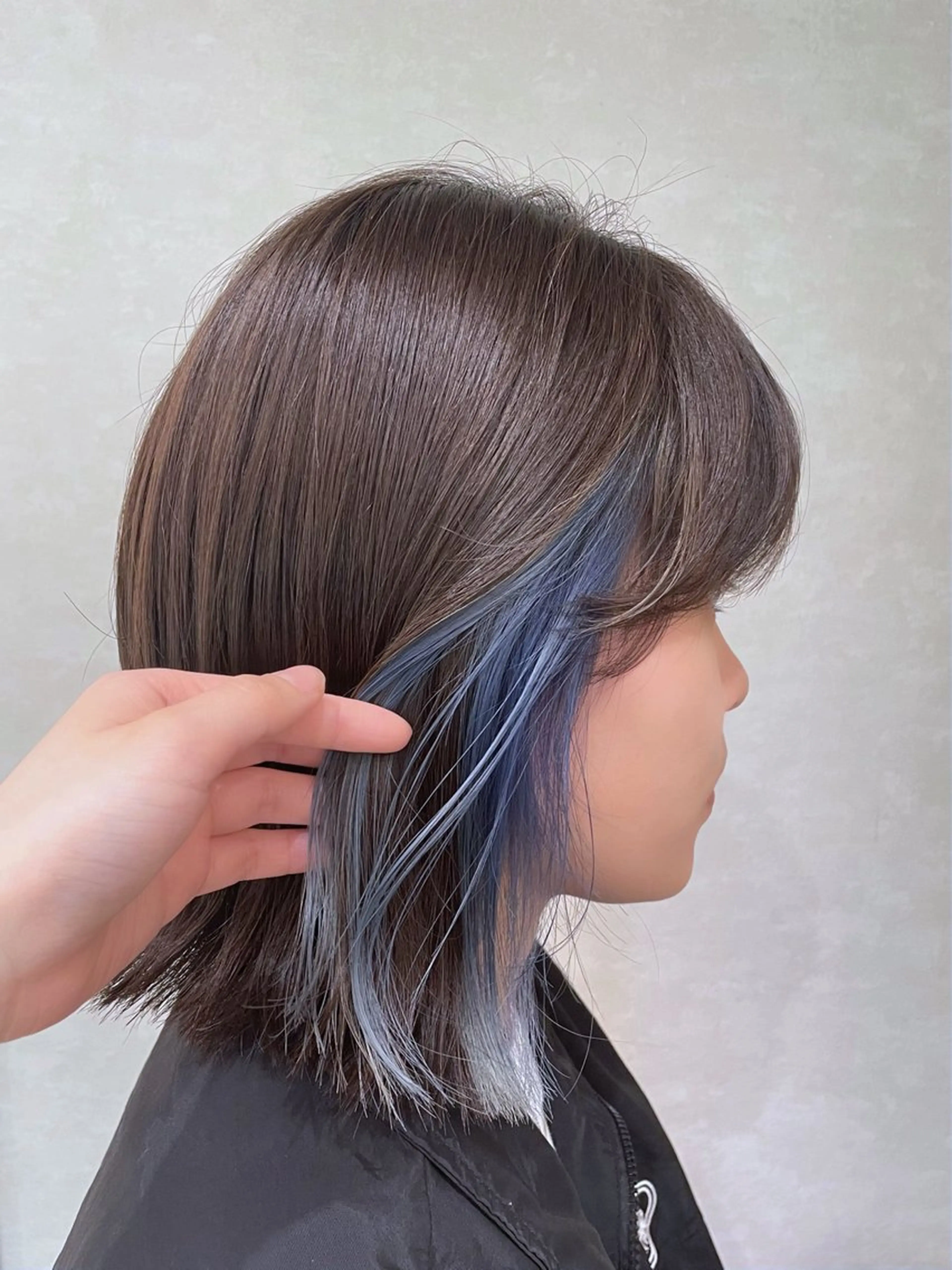 ショート カラー ブリーチ ブルーカラー インナーカラー 小川 泉美のヘアスタイル