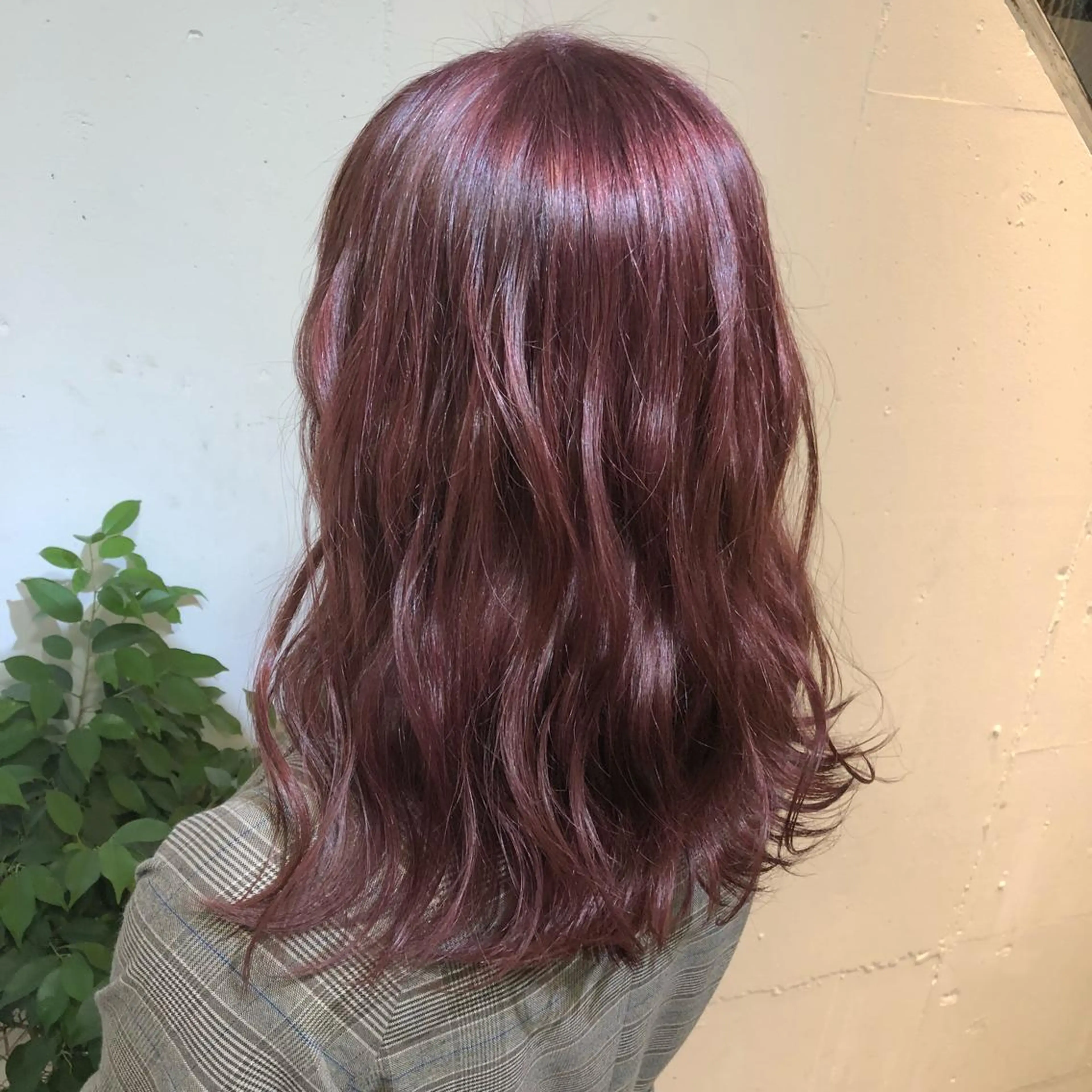 ロング カラー パーマ ヘアアレンジ 八巻 晴香のヘアスタイル