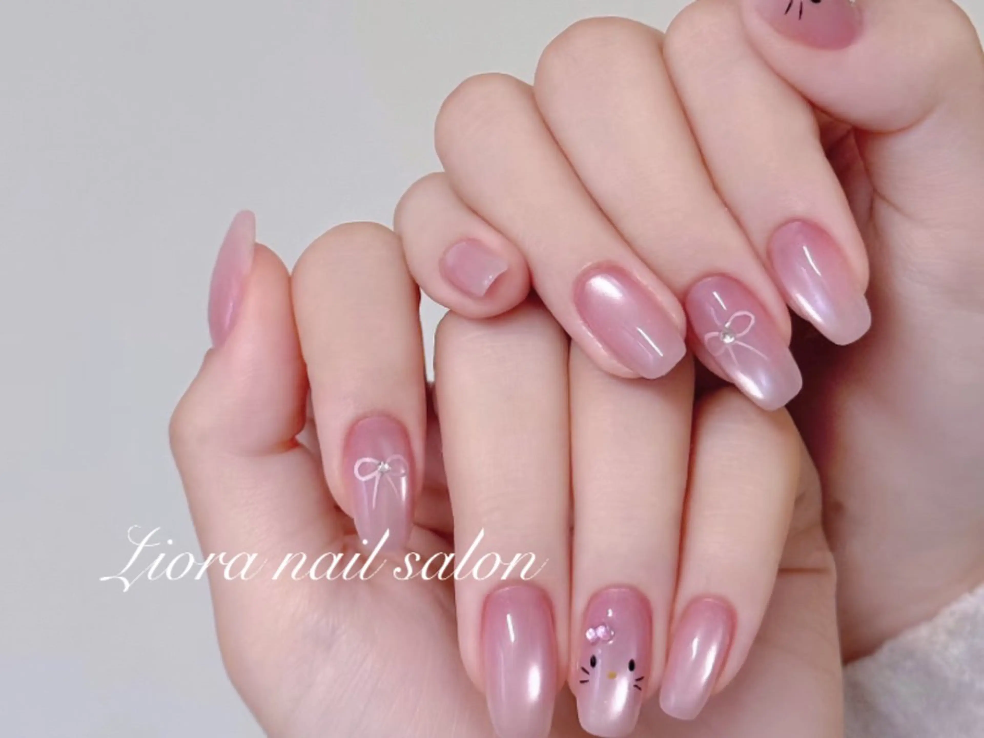 ネイル フレンチネイル ジェルネイル ガーリー グラデーション キラキラネイル ハンドネイル Liora nail 1のネイルデザイン