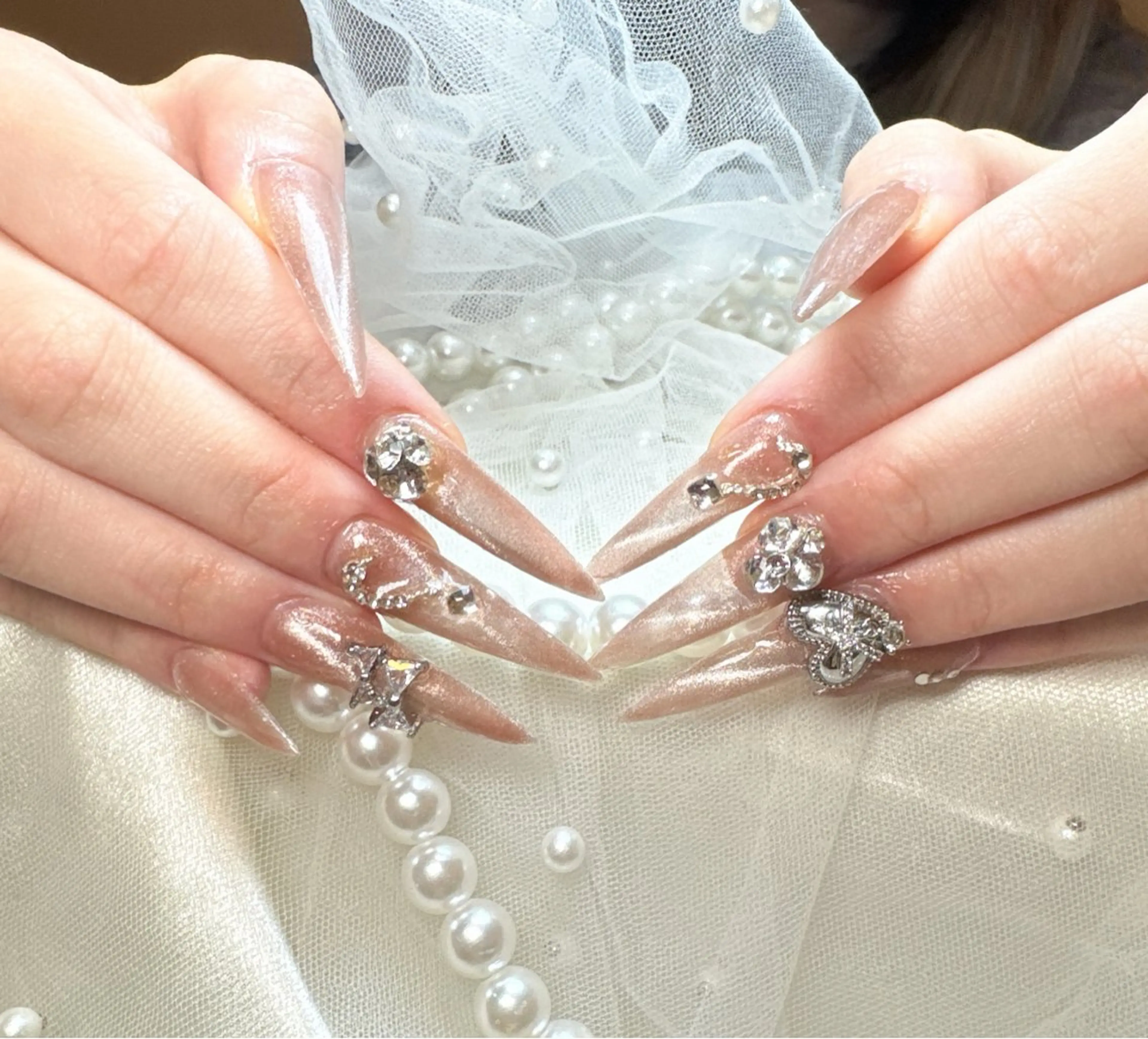 ネイル 長さ出し ラメ(グリッター) ロングネイル ストーンネイル ハンドネイル リセス 高田馬場のネイルデザイン