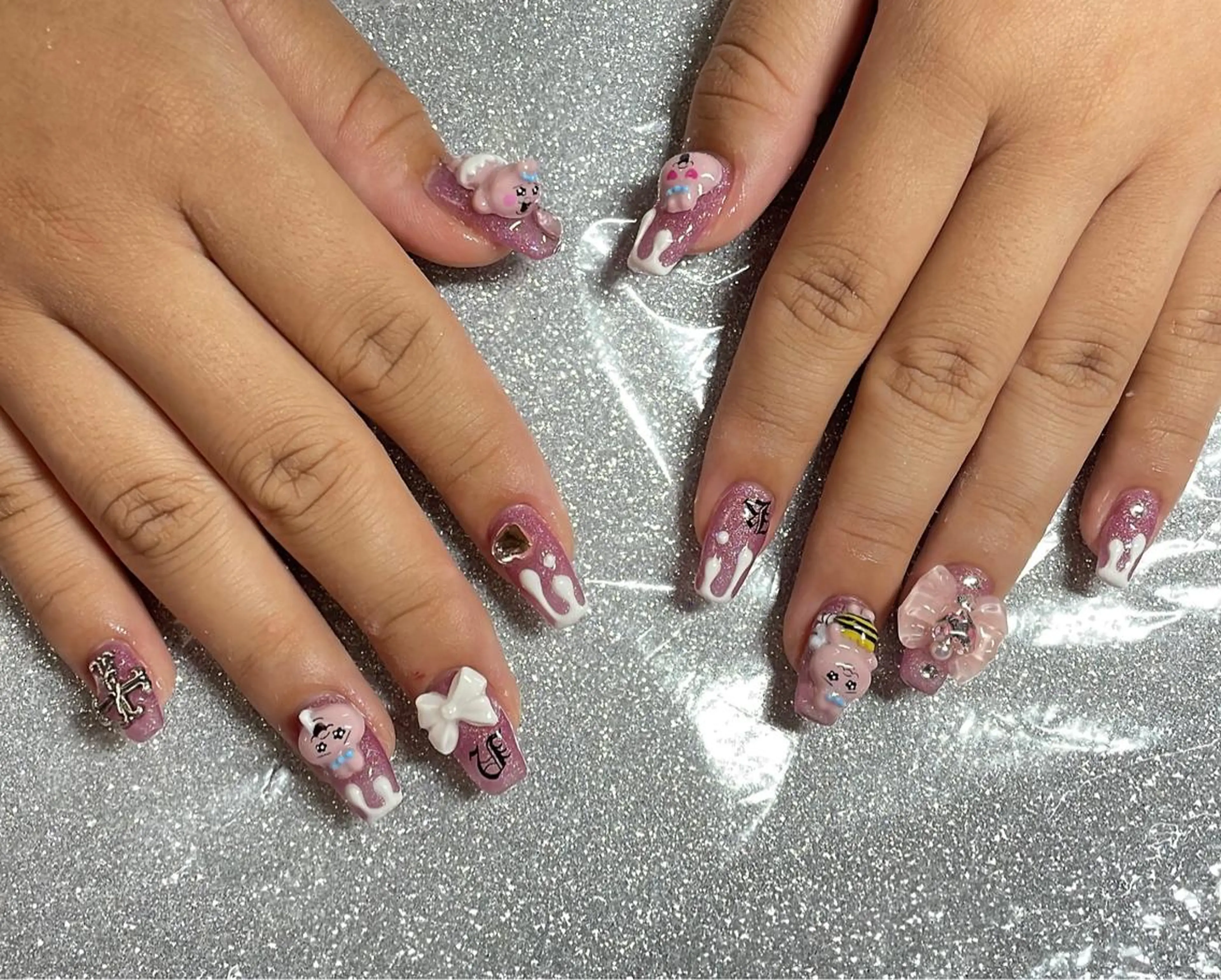 ネイル ハンドネイル VIERU 🌈🎀💖のネイルデザイン