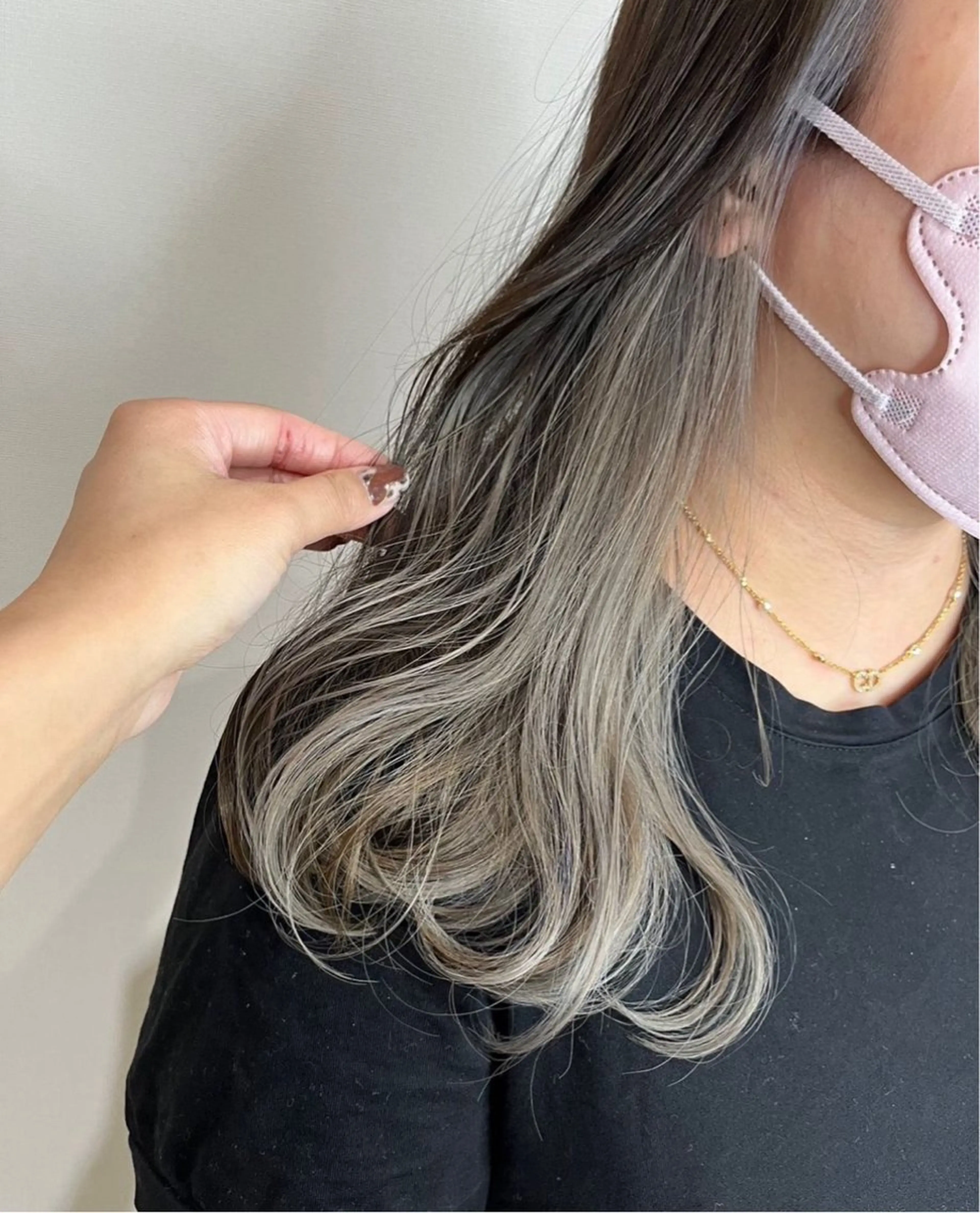 カラー 林 美月のヘアスタイル