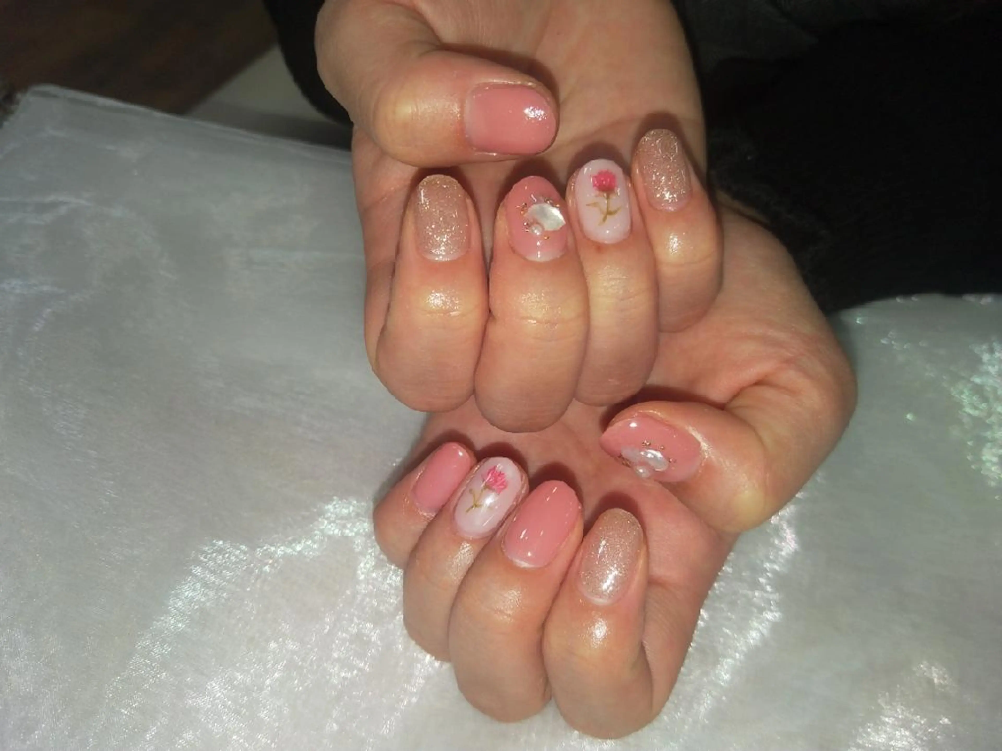 ネイル ハンドネイル ハンドケア R'well所属・はばすみれ🎀ﾈｲﾙ 光ﾌｪｲｼｬﾙ ﾍｱのネイルデザイン