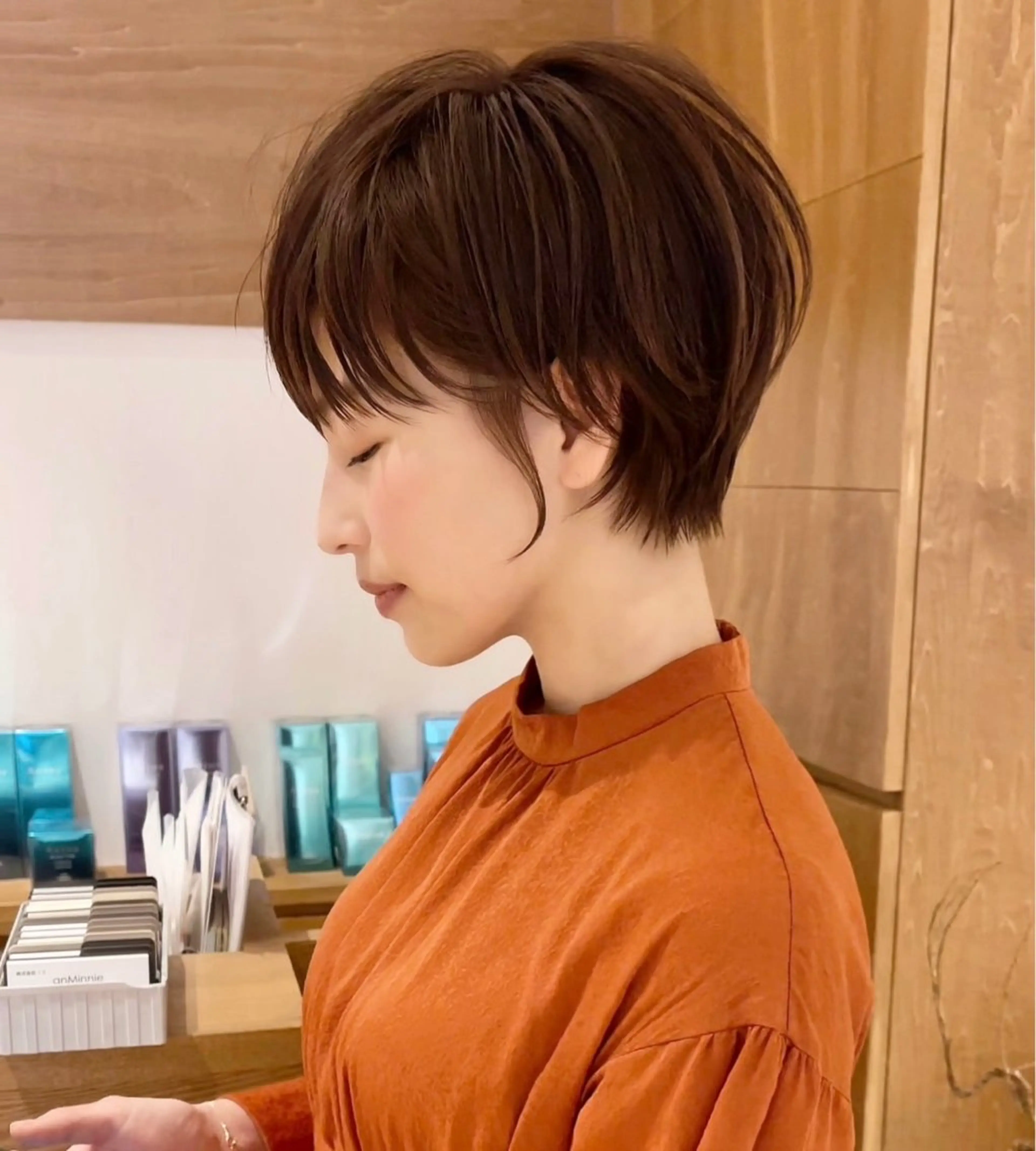 ショート i.GINZA所属・ハイトーン/透明感 カラー/レイヤーのヘアスタイル