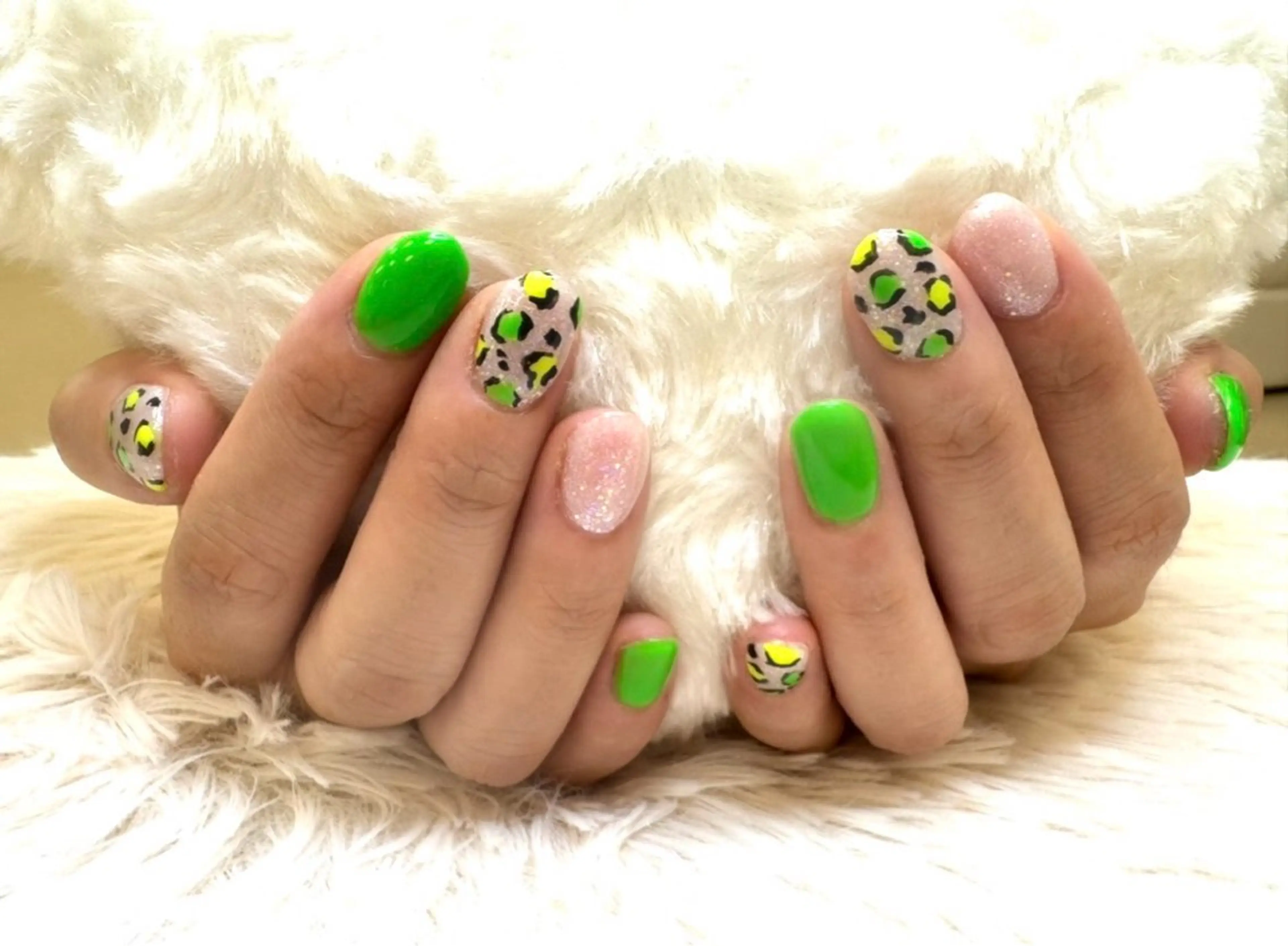 新規💝ハンド【定番デザインネイル】💝オフ込みの写真