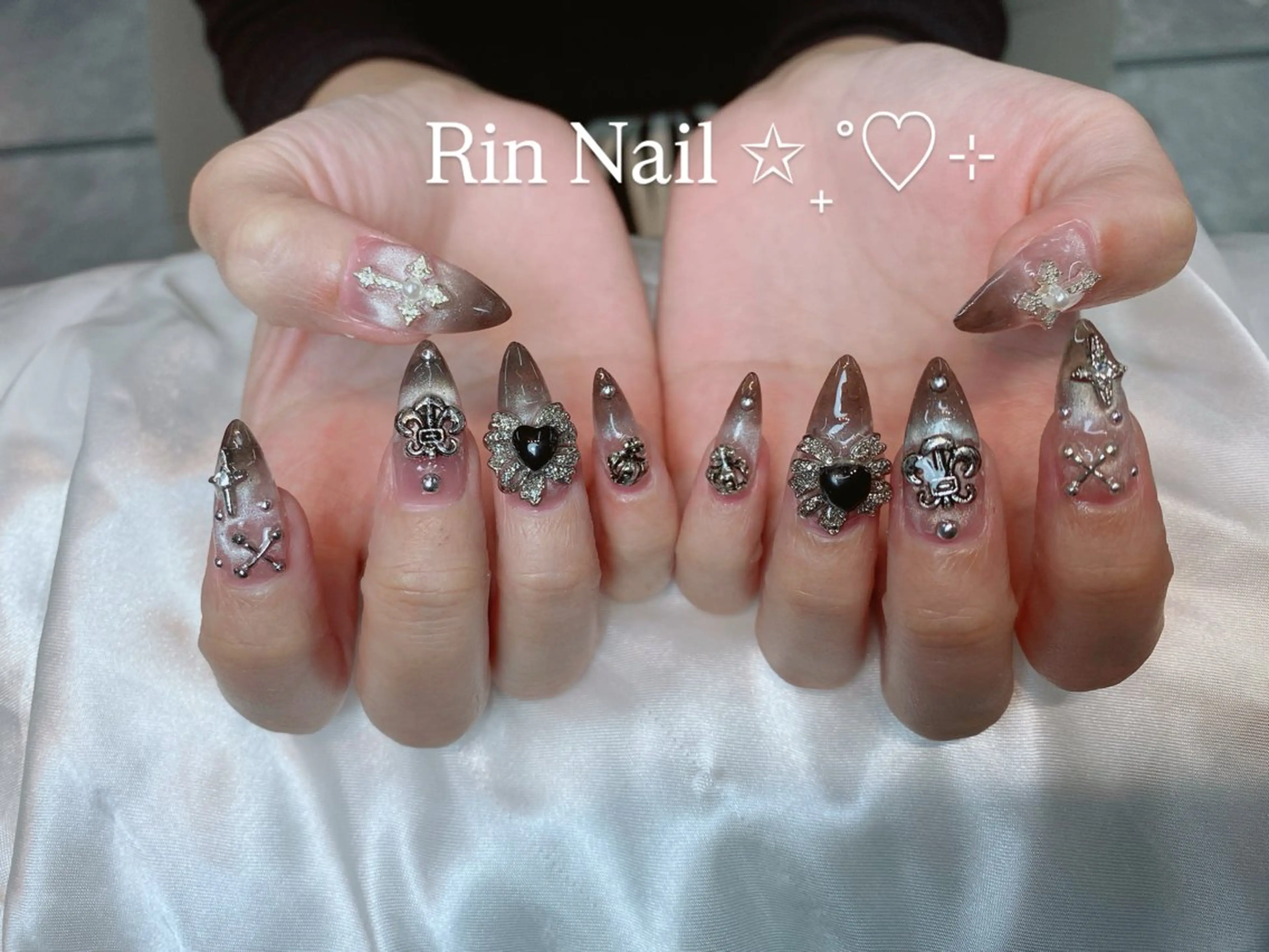 ネイル 成人式 ロングネイル ネイルチップ ハンドネイル Rin Nail 新大久保店のネイルデザイン