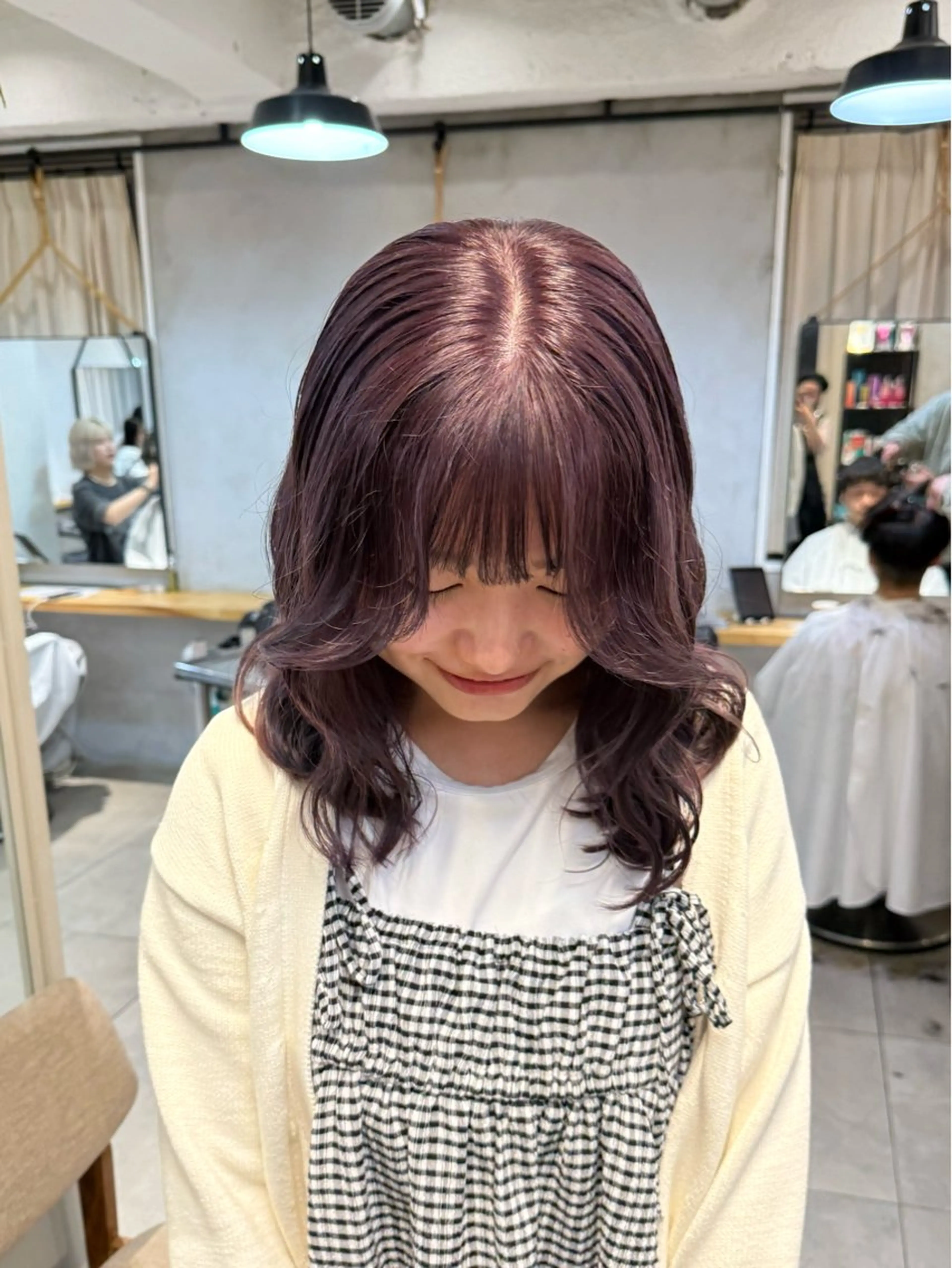 ミディアム カラー ミルクティー× グレージュMOMOのヘアスタイル