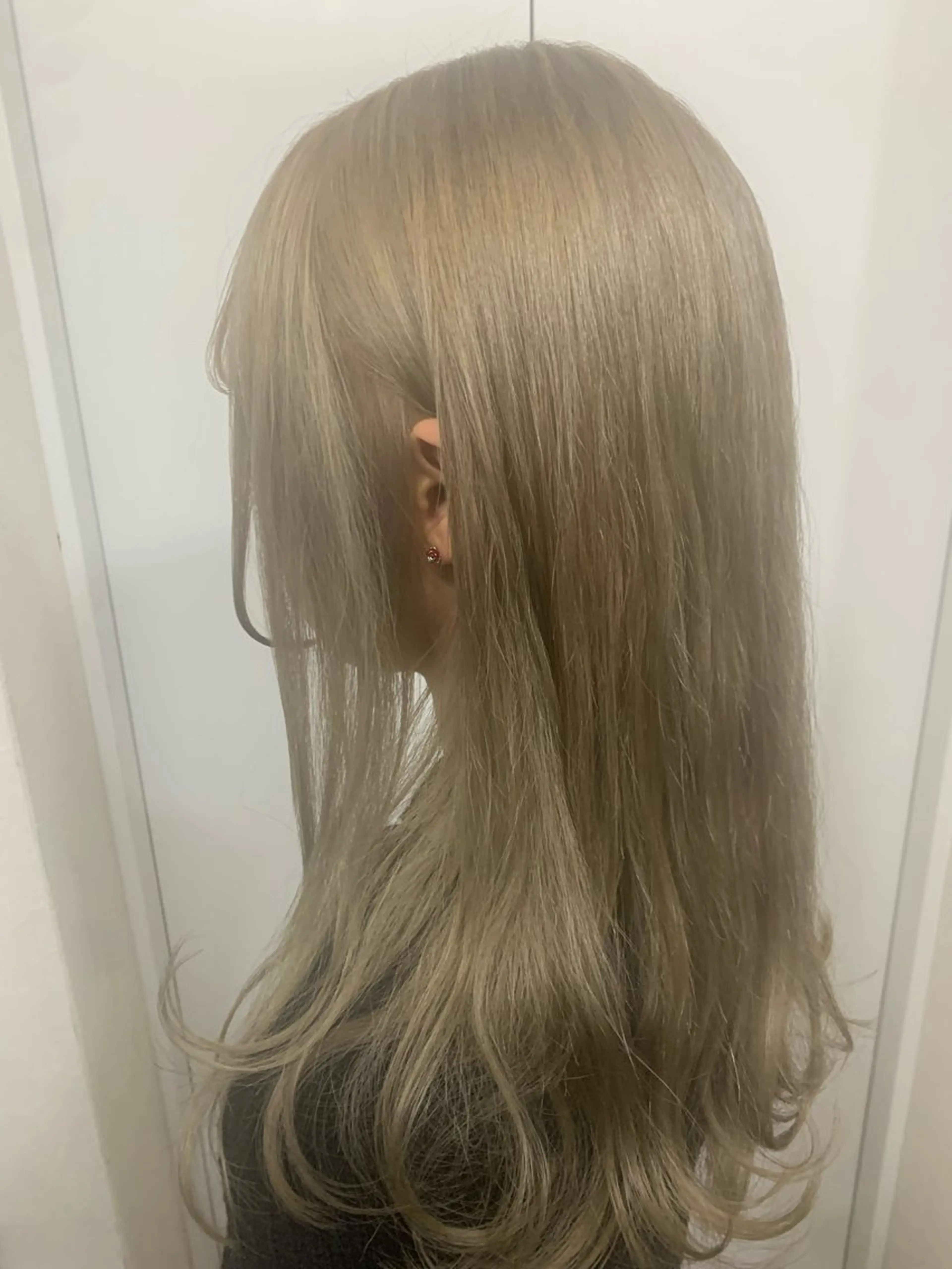 【ブリーチ込み】ケアブリーチ1回＋フルカラー＋カット＋1stepトリートメントの写真