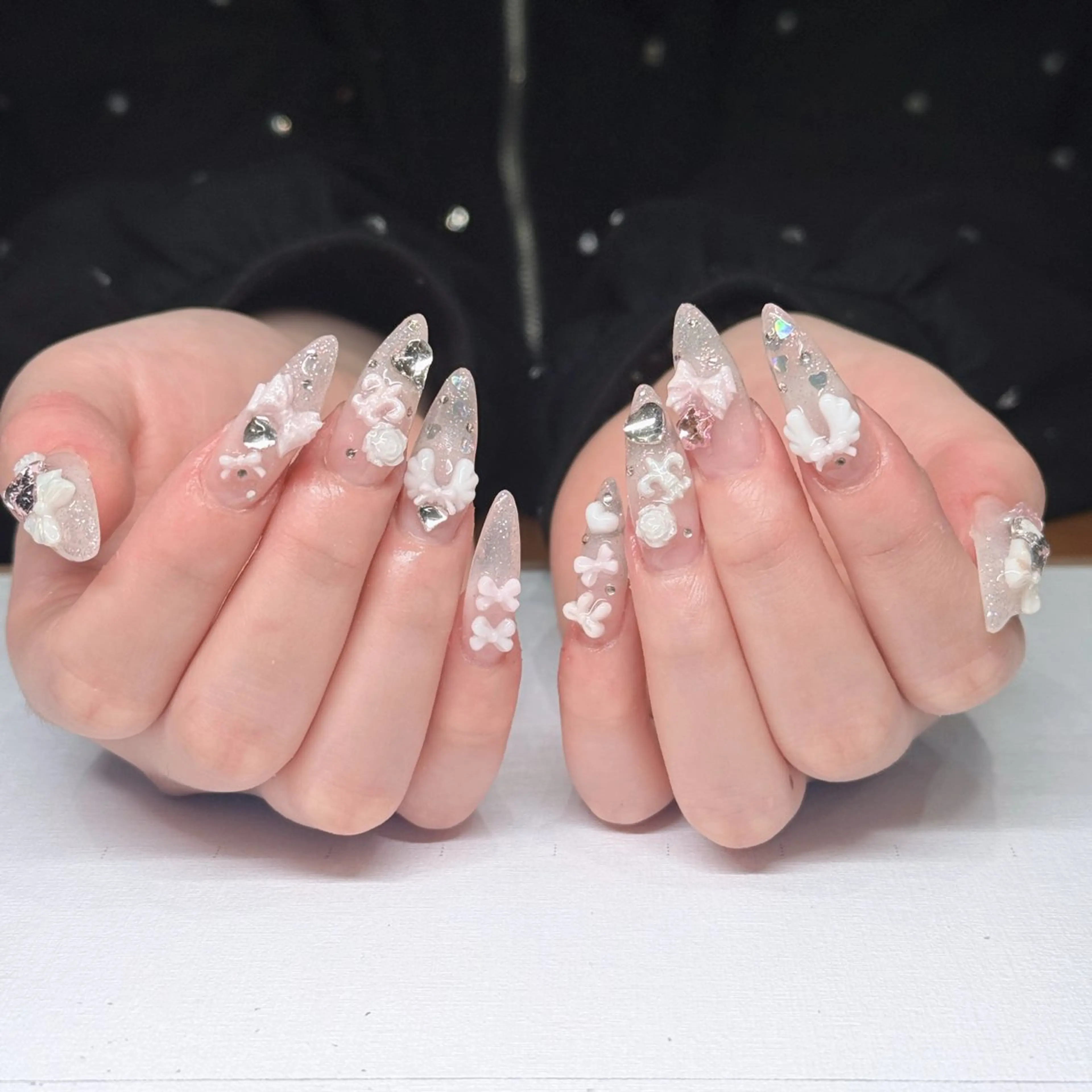 ネイル オーロラネイル ブルー チークネイル フットネイル フレンチネイル ハンドネイル JAN 168 池袋のネイルデザイン