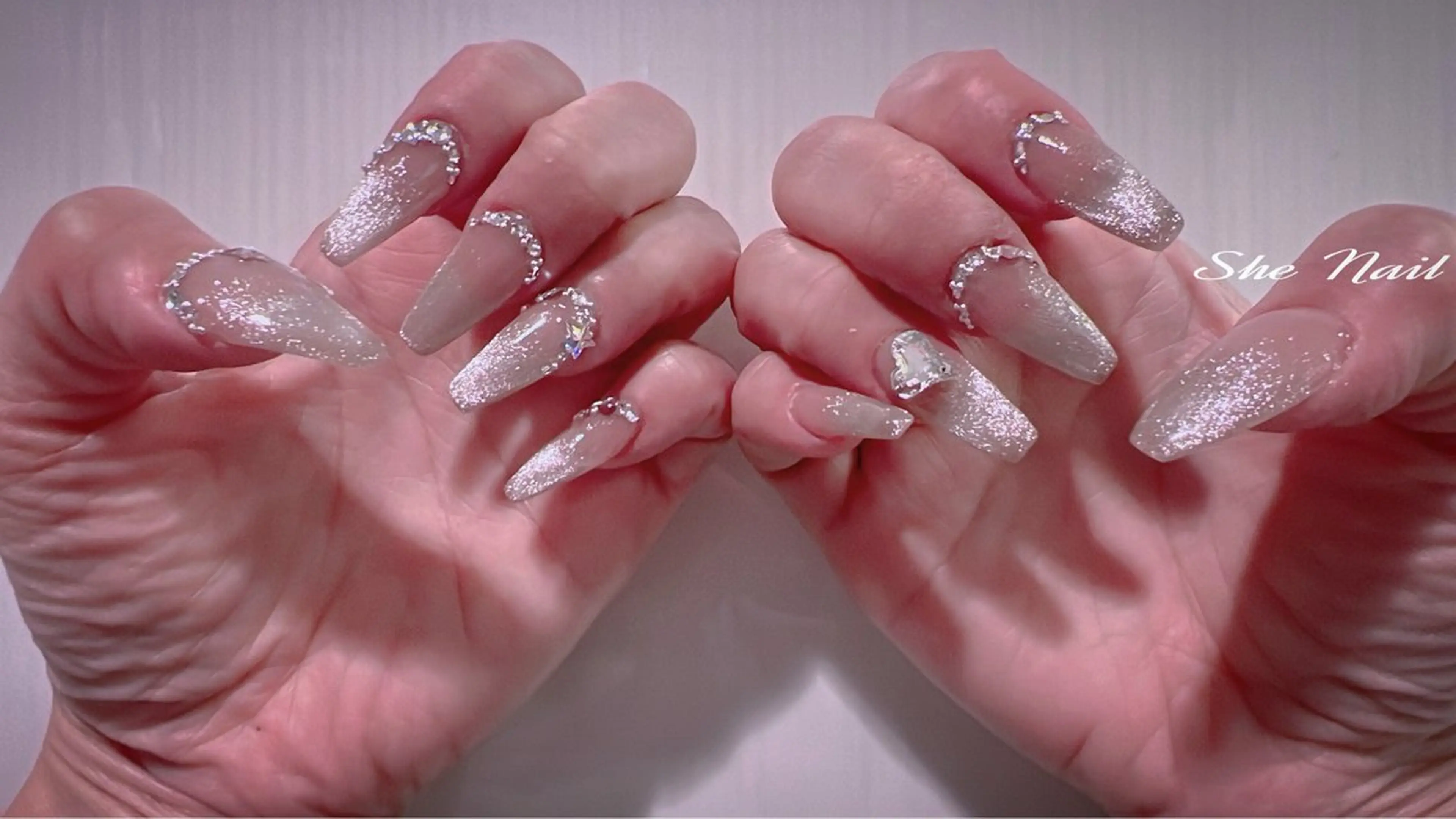 ネイル チークネイル 長さ出し フレンチネイル ガラスフレンチ グラデーション She   Nail所属・ISA_ BELLAのネイルデザイン