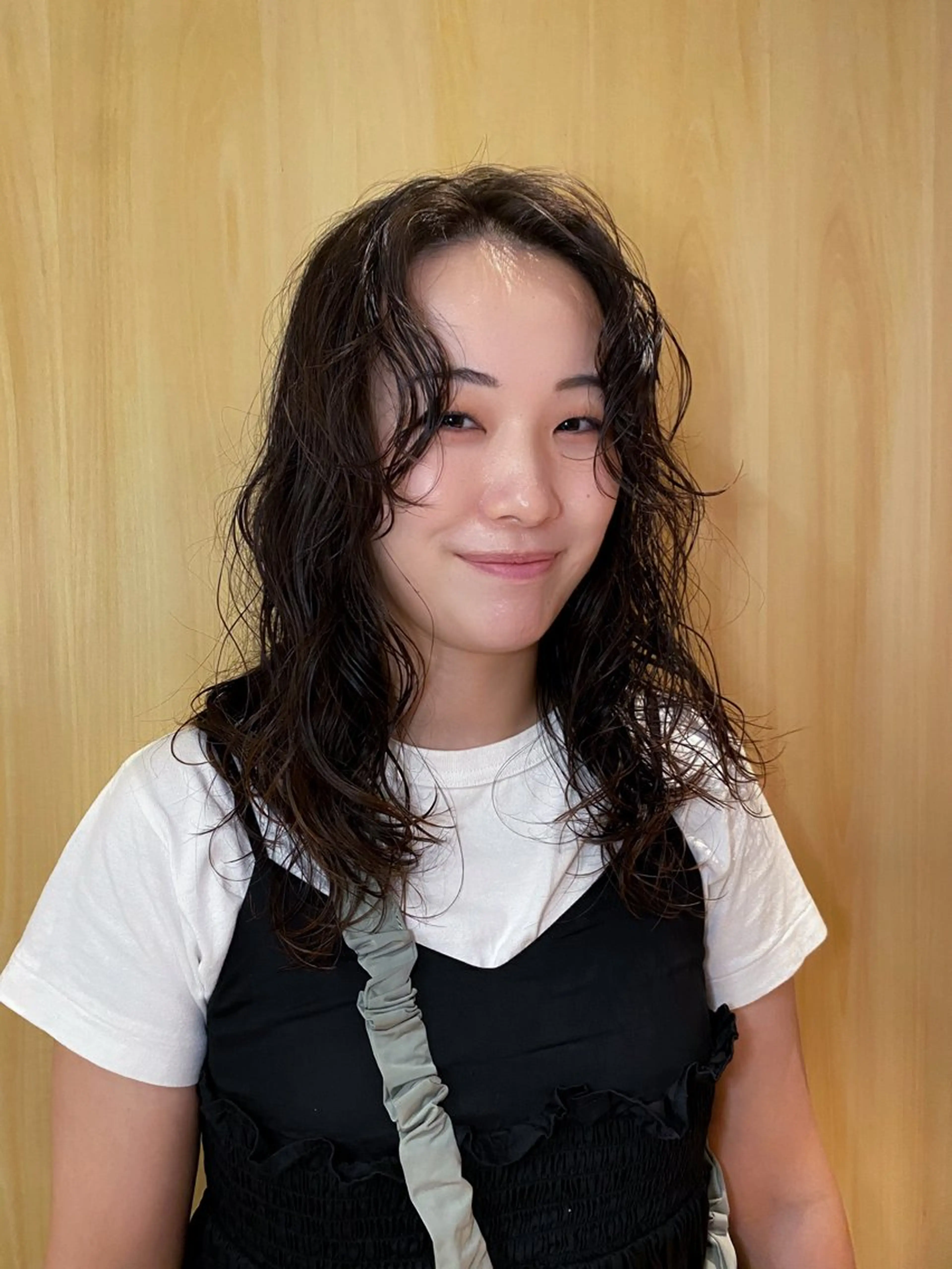 ロング パーマ THE DOTS【ザ ドッツ】所属・C H I H A R Uのヘアスタイル