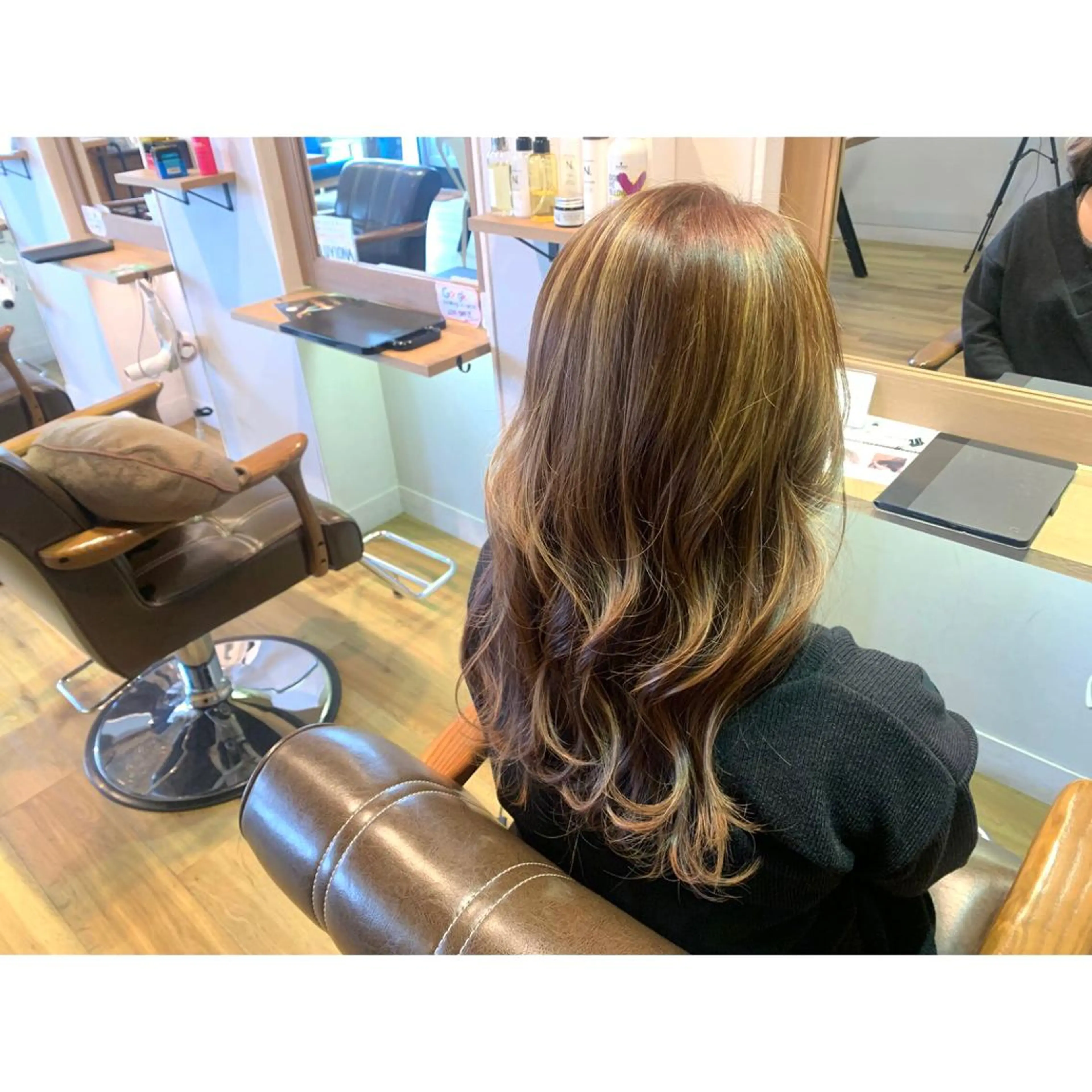 ロング カラー ヘアカラー トリートメント ツキダテ ユイのヘアスタイル