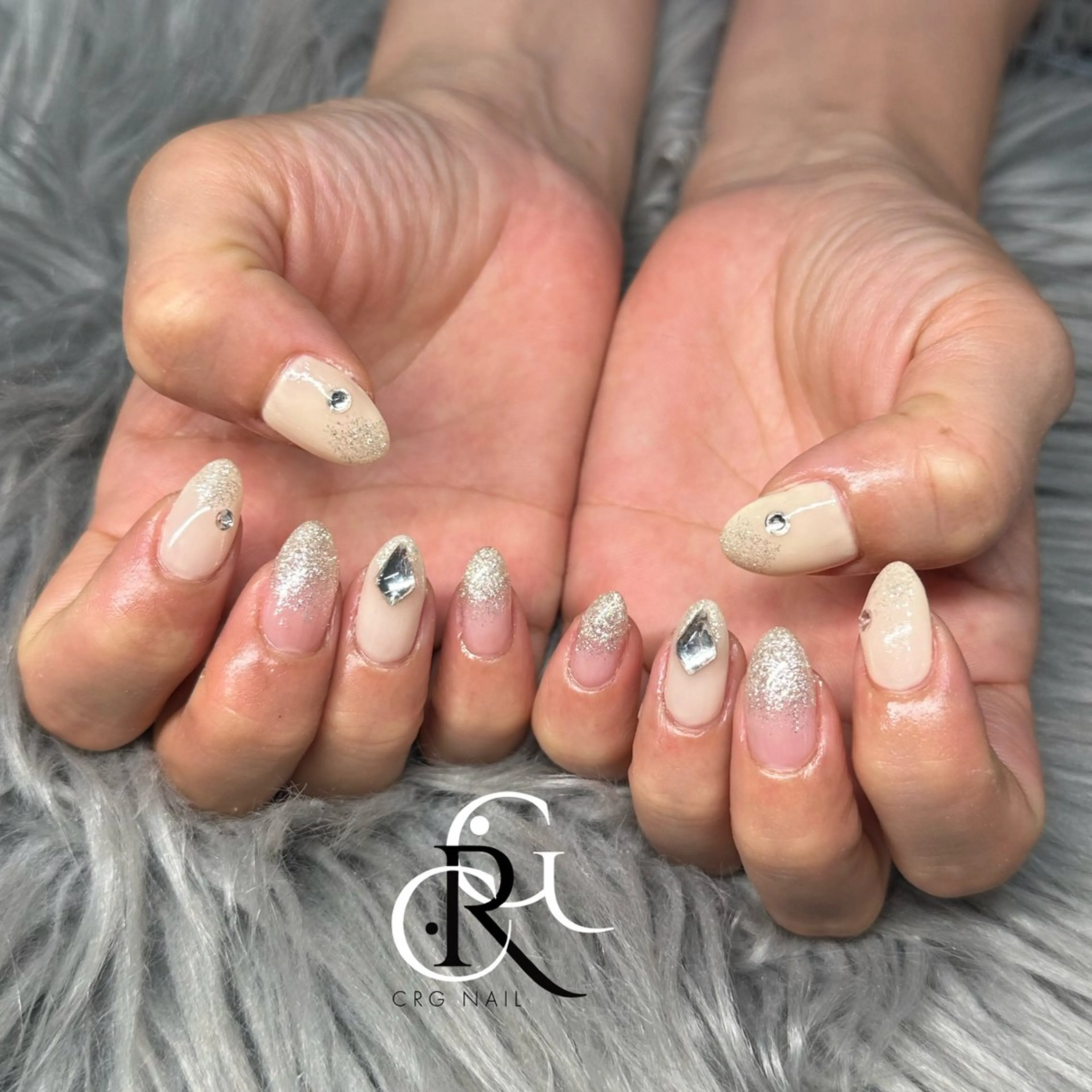 ネイル シンプルネイル ストーンネイル ハンドネイル 美フォルム✨ CRG　RURIのネイルデザイン