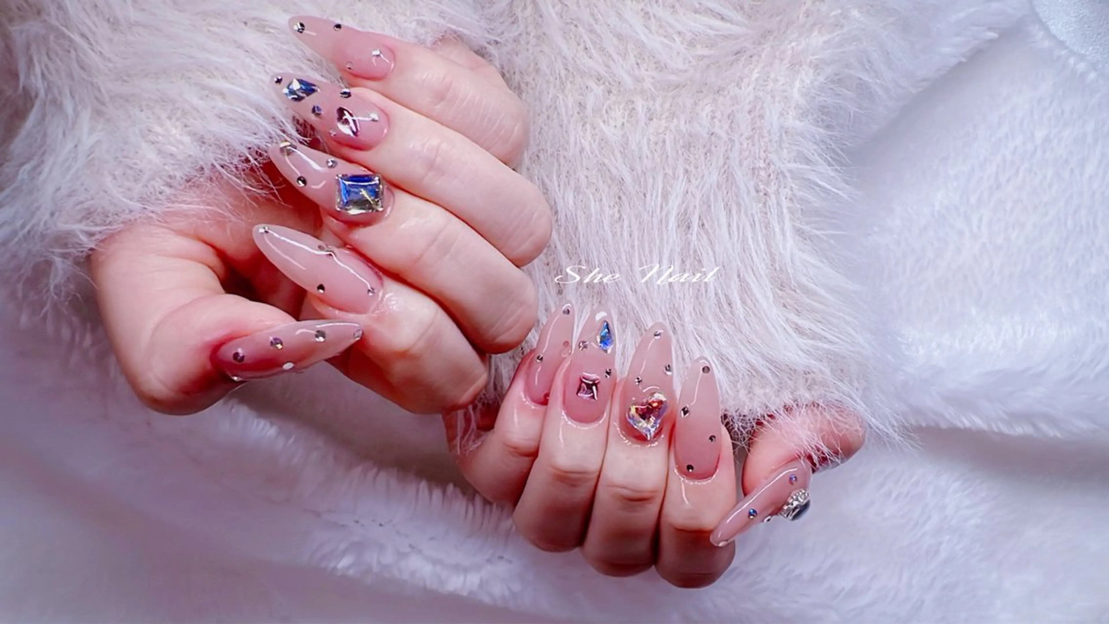 ネイル チークネイル フレンチネイル 持ち込み ワンカラーネイル シンプルネイル ハンドネイル She   Nail所属・ISA_ BELLAのネイルデザイン