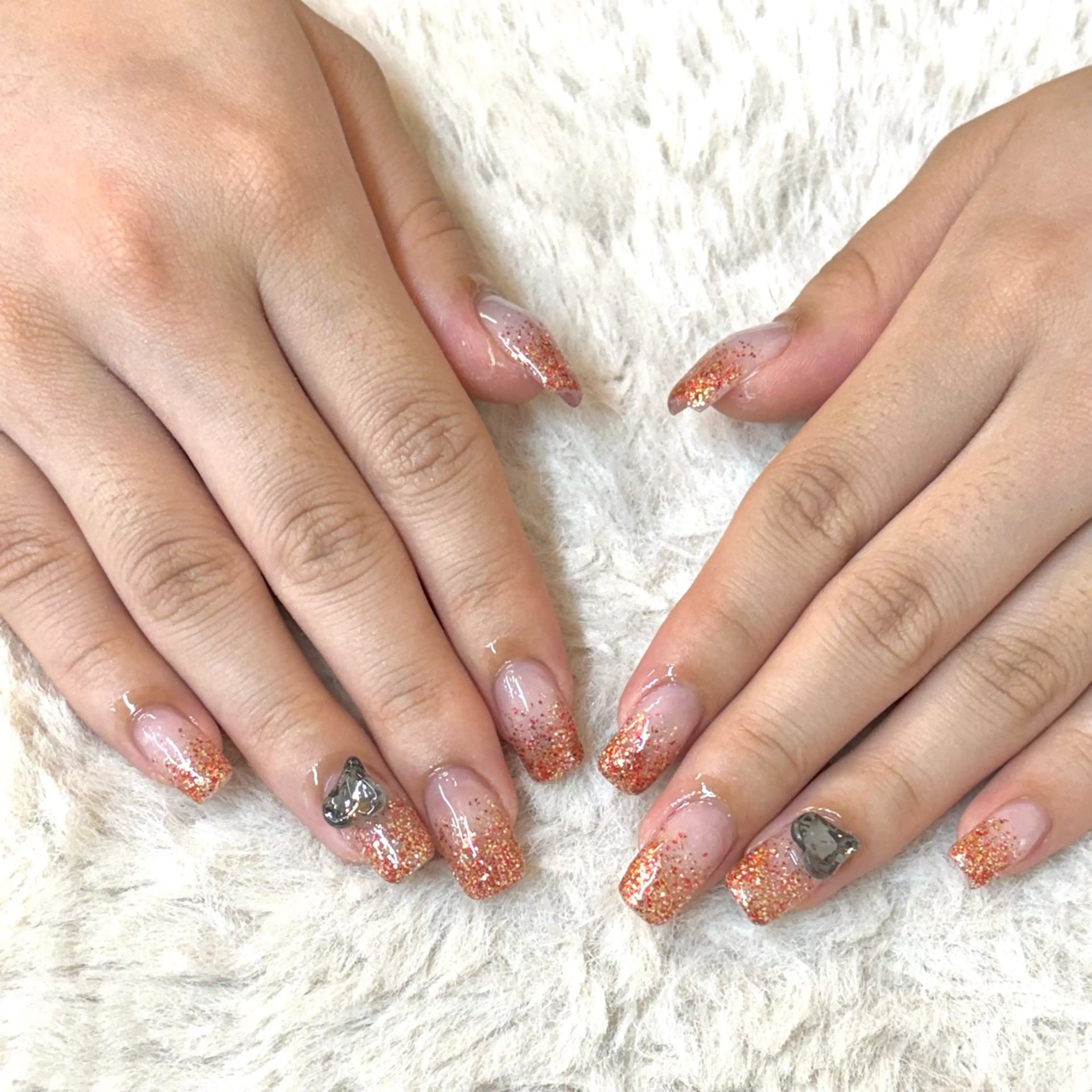 ネイル ジェルネイル グラデーション ハート ラメ(グリッター) ラメグラデーション ハンドネイル Chipie_ ayanoのネイルデザイン