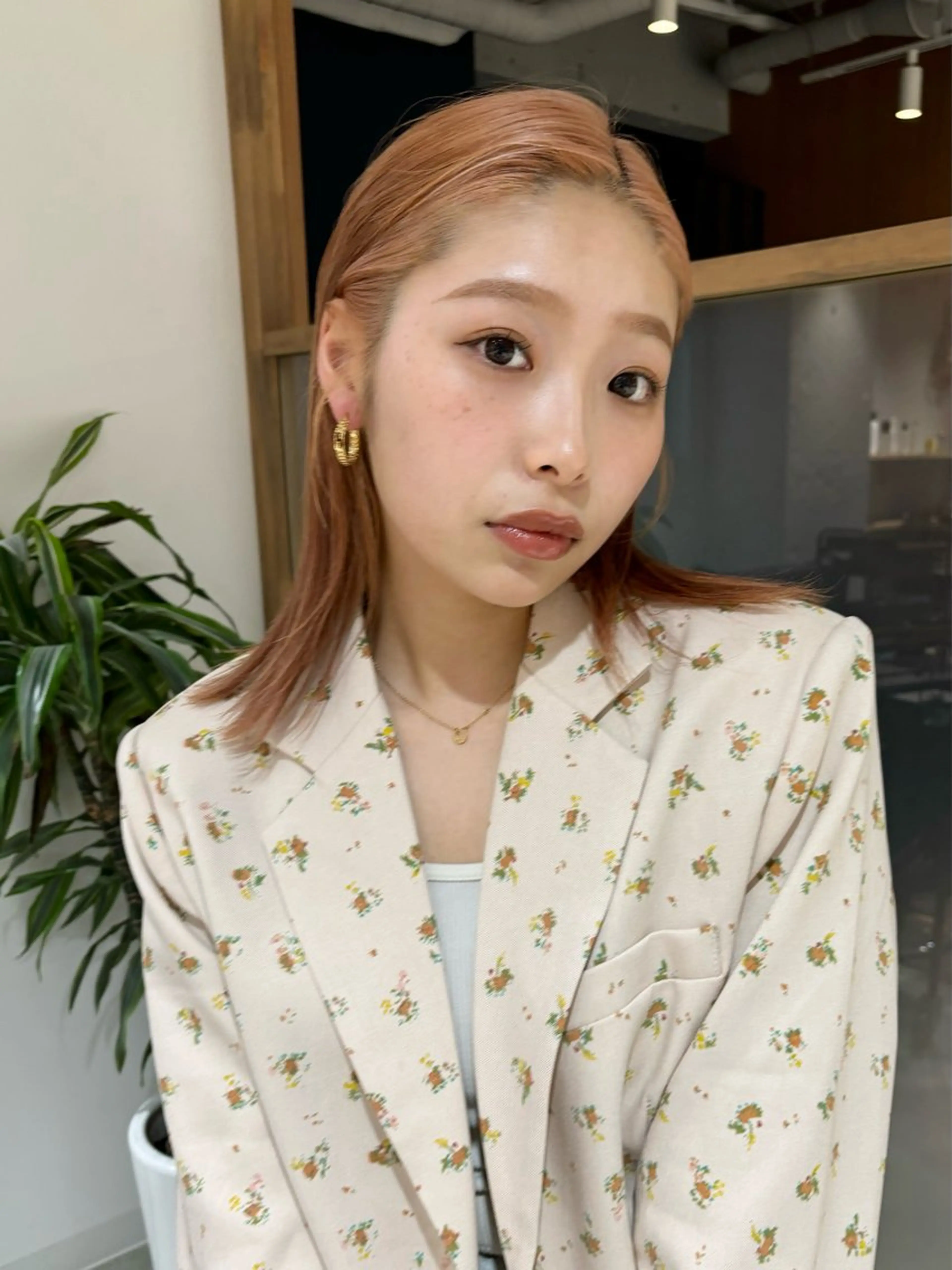 ミディアム カラー カット ヘアカラー トリートメント mei｜顔まわり ×透明感カラーのヘアスタイル