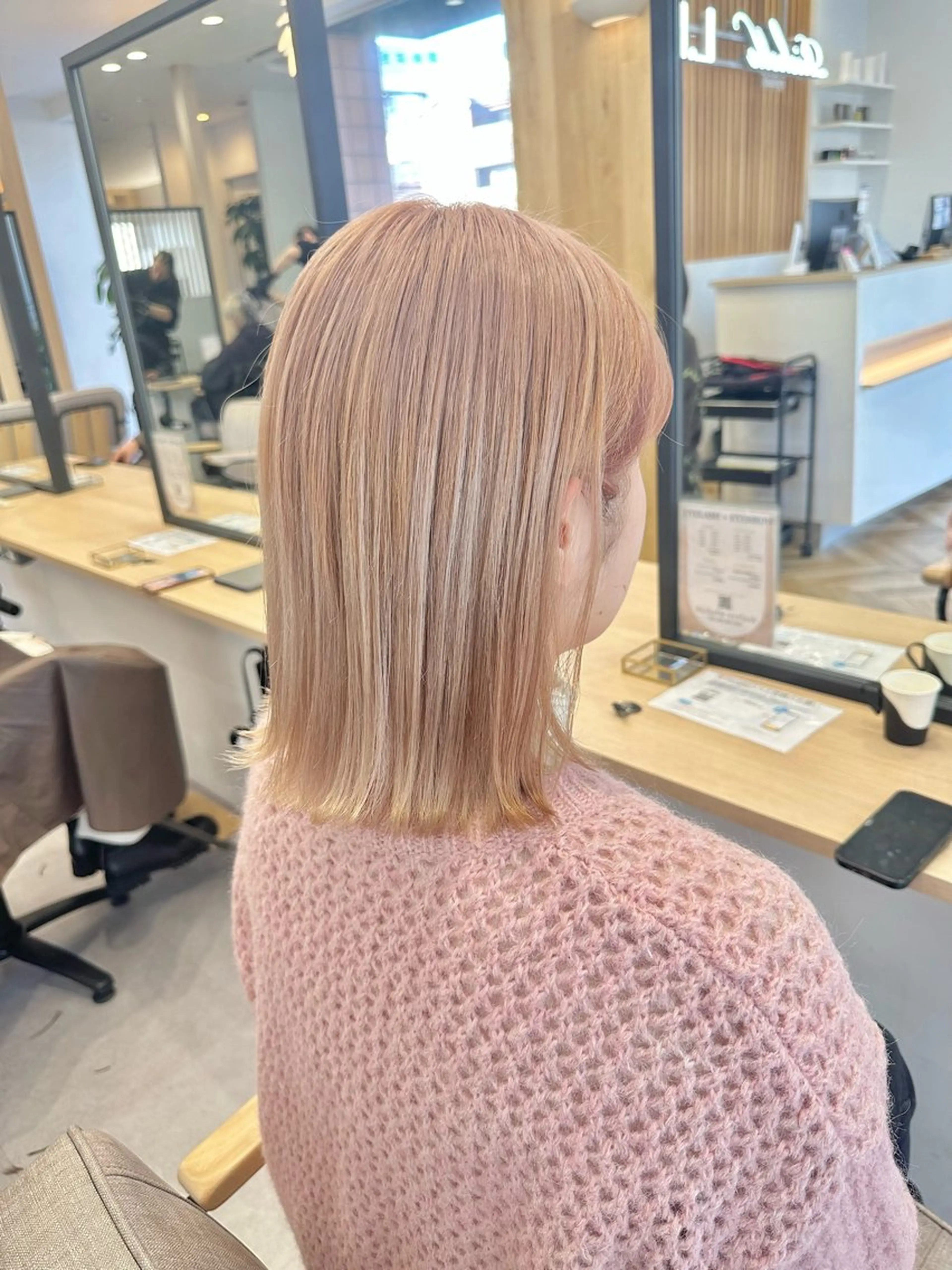 ミディアム カラー ベージュカラー 透明感カラー ダブルカラー ピンクカラー ピンクベージュ カット ヘアカラー 🦋大類 奏愛🦋のヘアスタイル