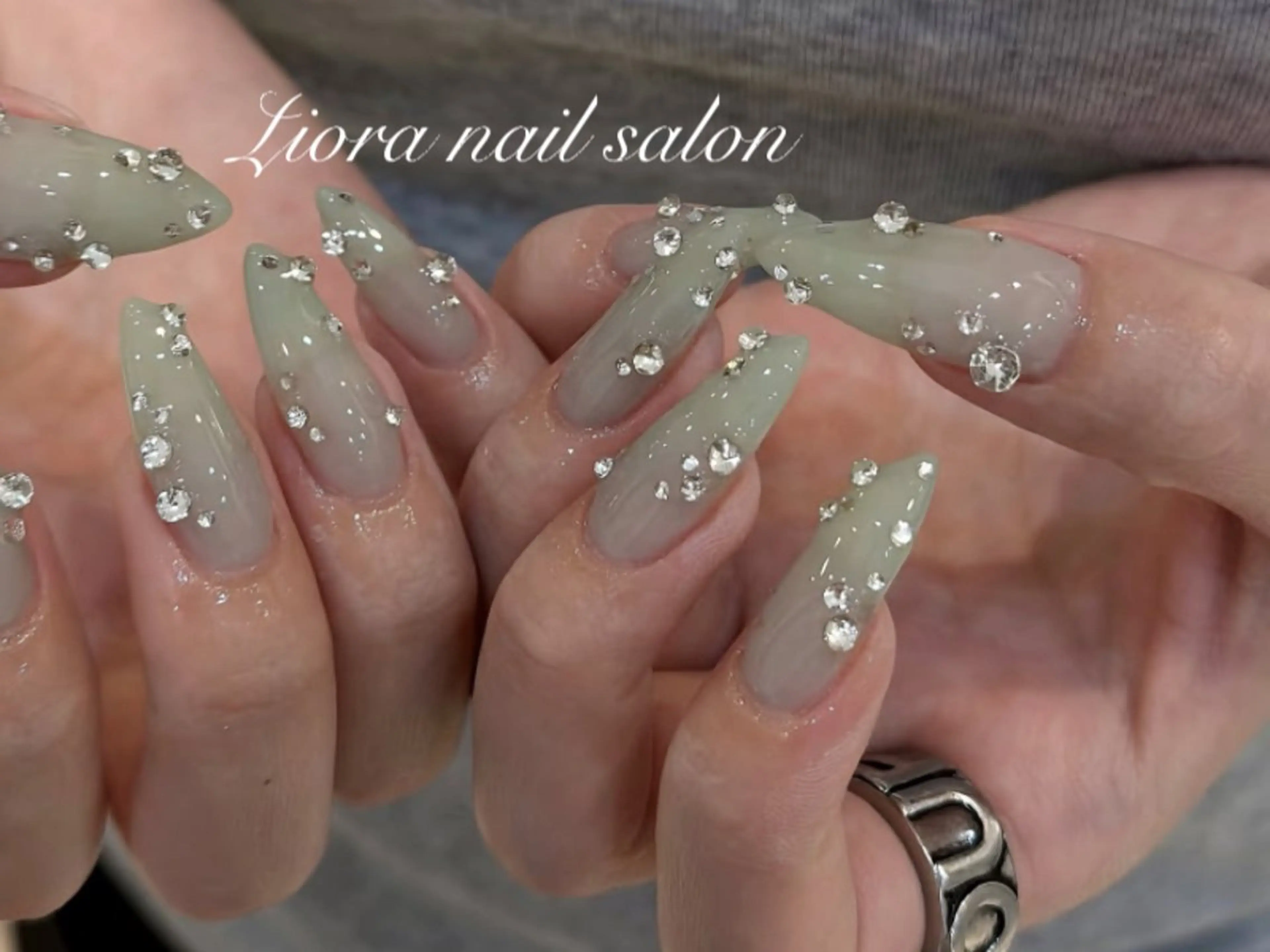 ネイル フレンチネイル ジェルネイル ガーリー グラデーション キラキラネイル ハンドネイル Liora nail スカルプ専門店のネイルデザイン